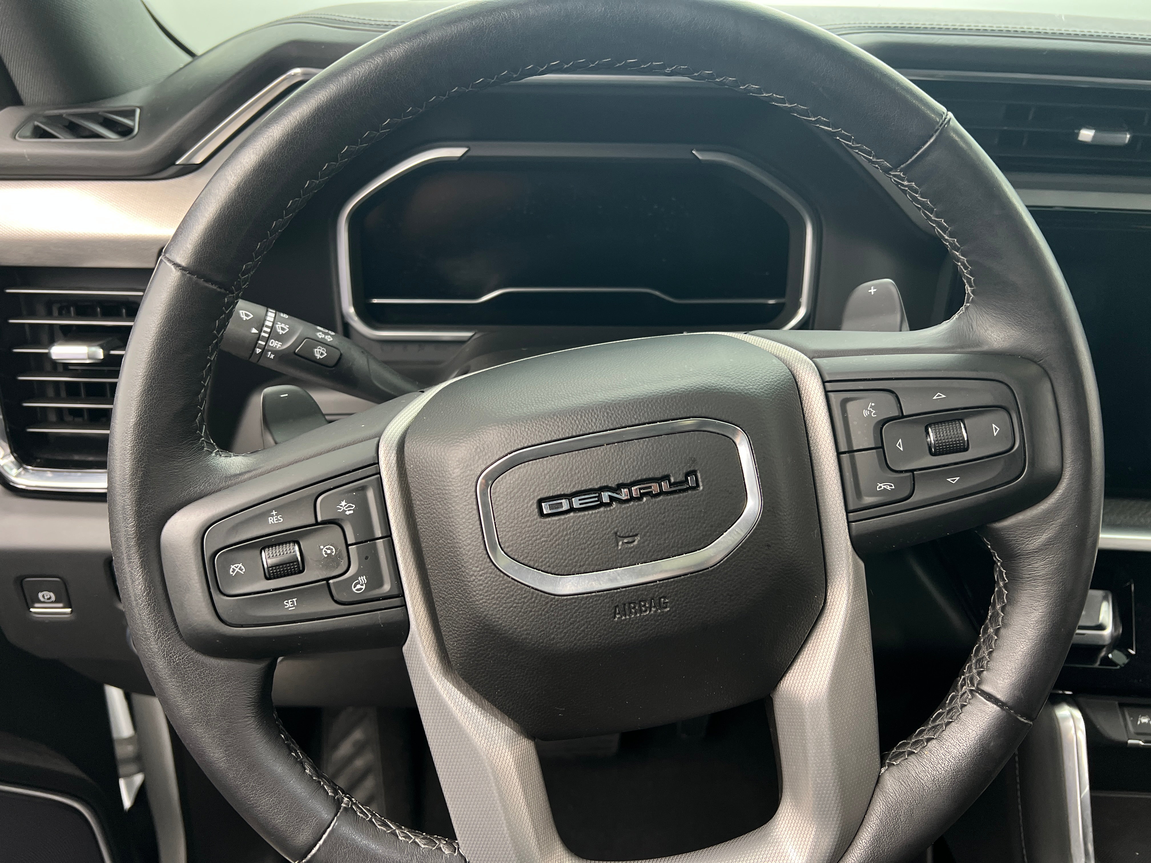 2023 GMC Sierra 1500 Denali 4