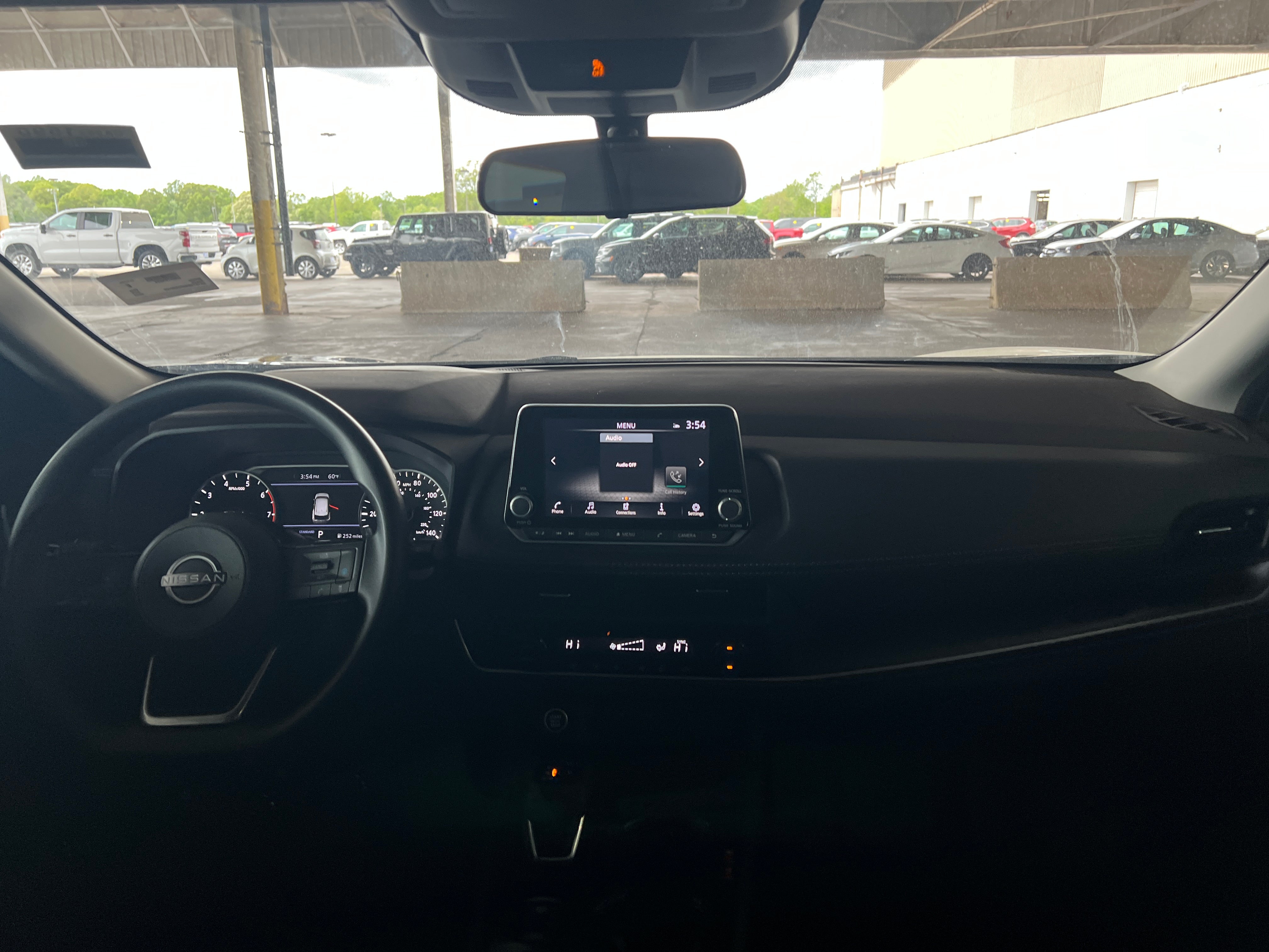 2023 Nissan Rogue SV 3