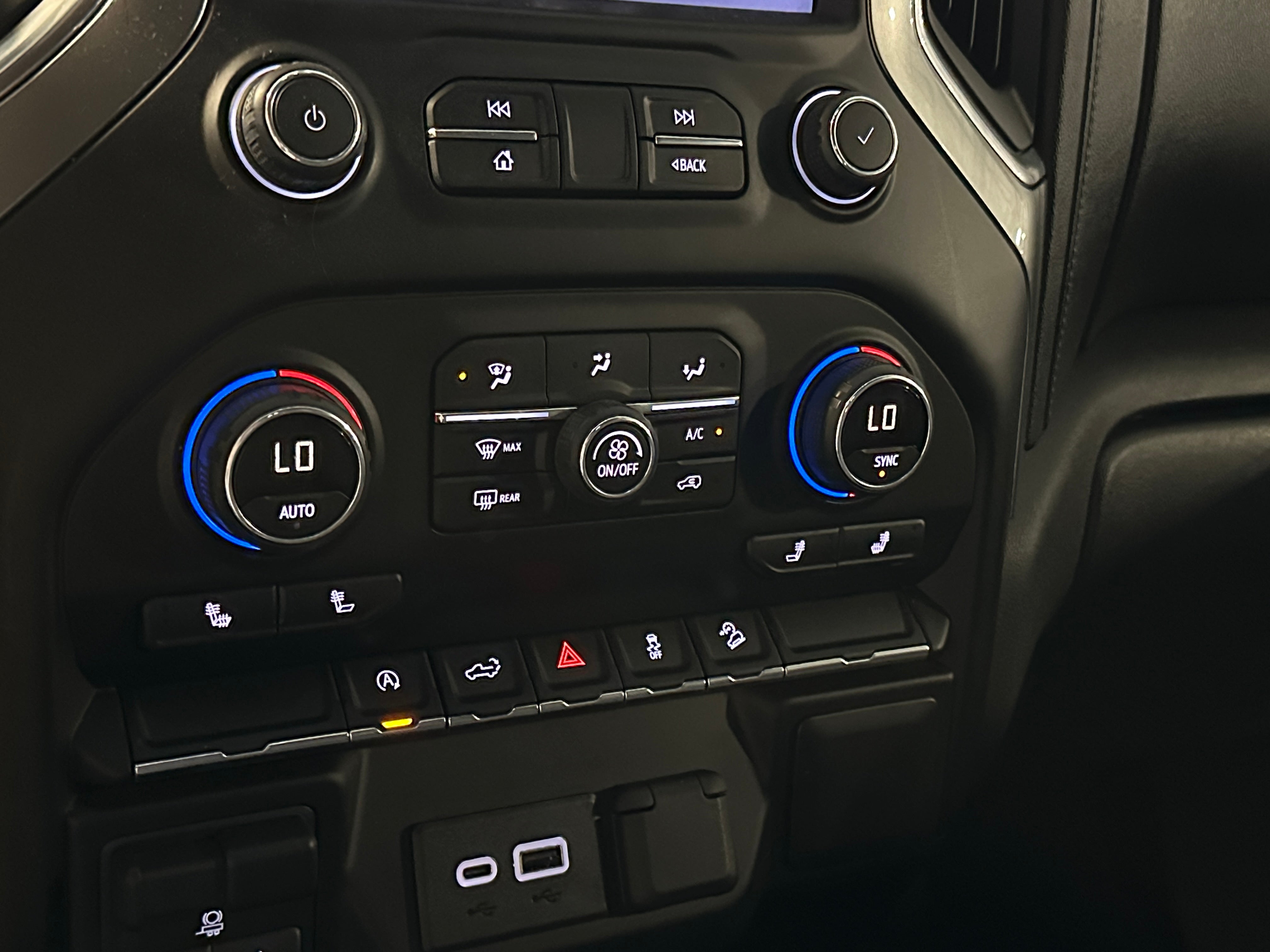 2019 Chevrolet Silverado 1500 RST 4