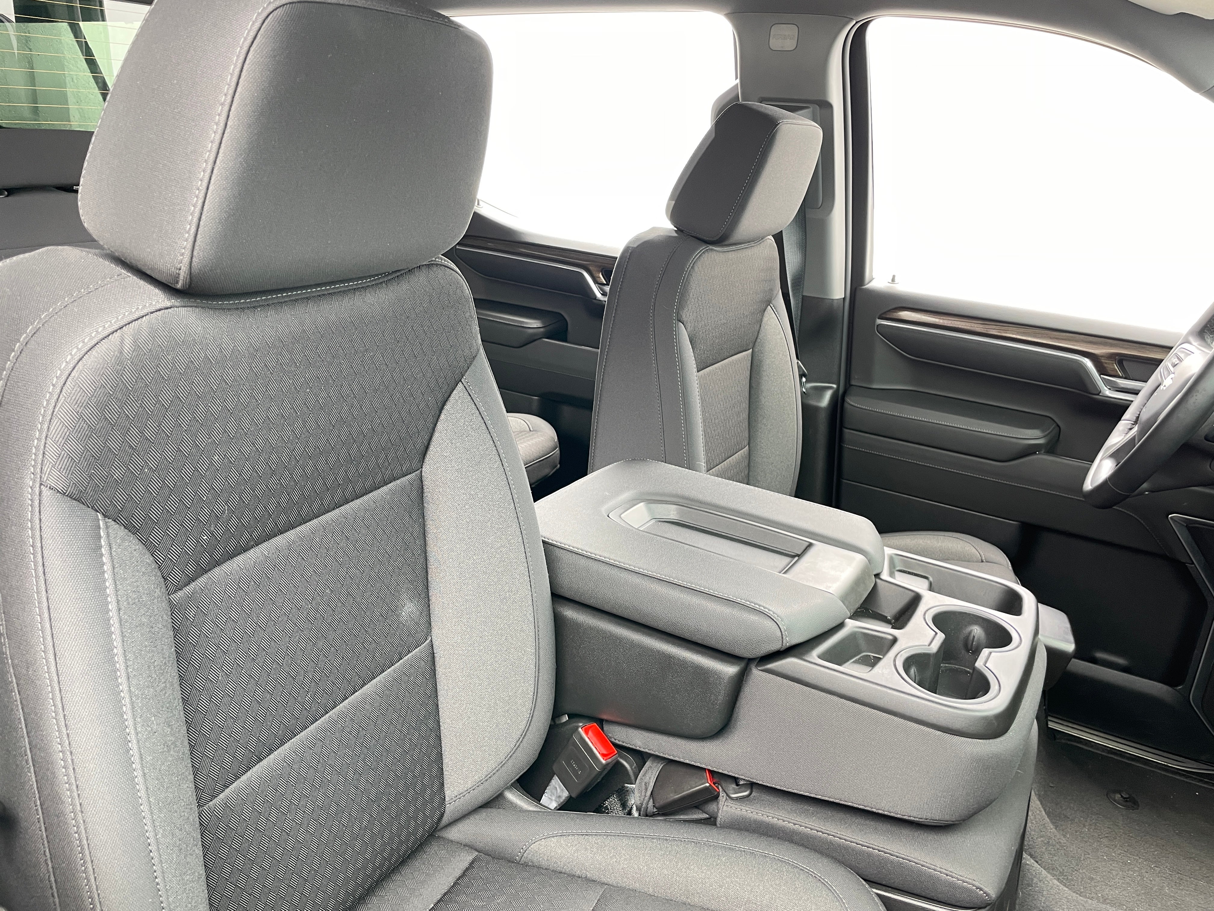 2024 Chevrolet Silverado 1500 LT 2