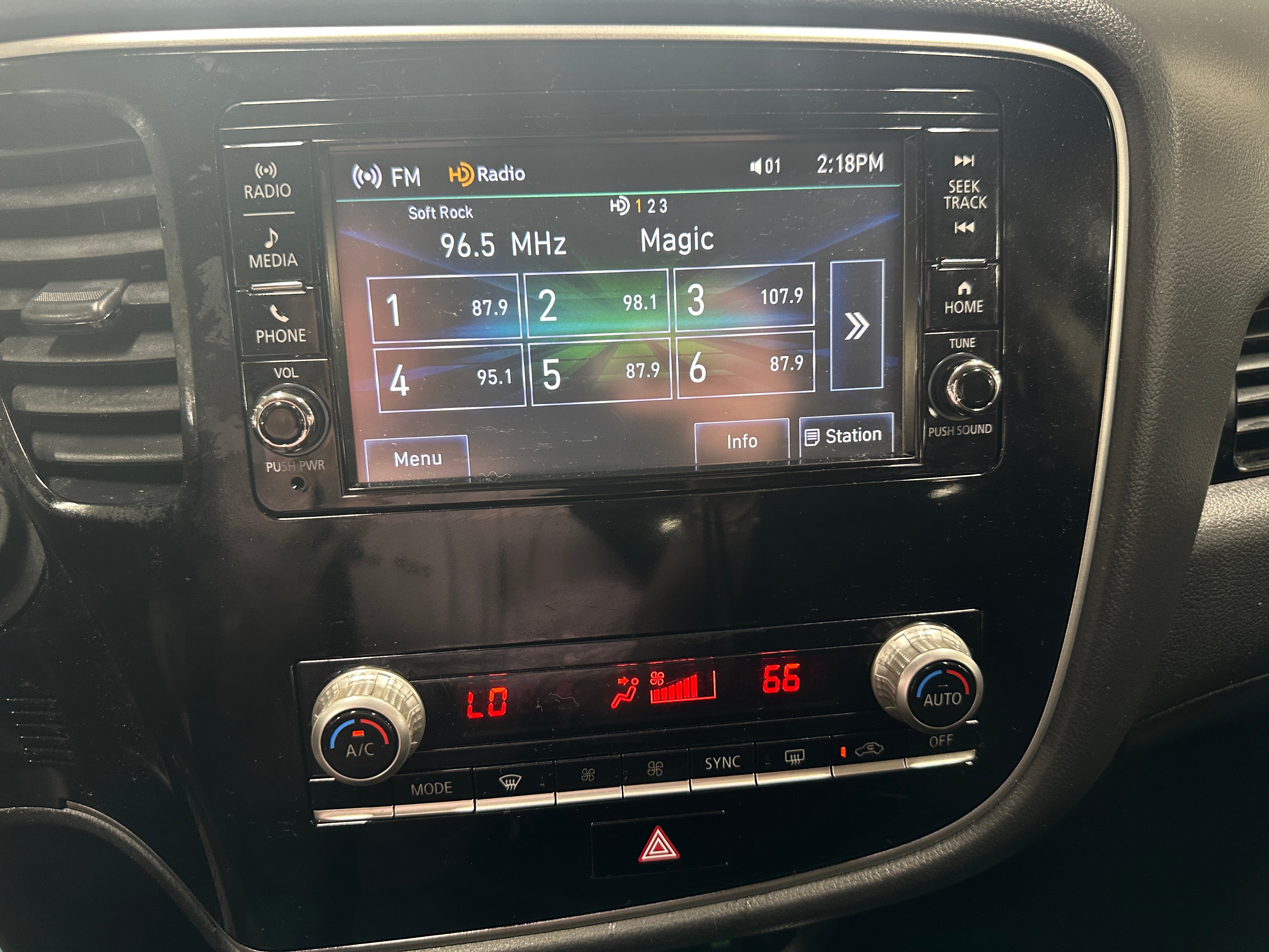 2020 Mitsubishi Outlander ES 4