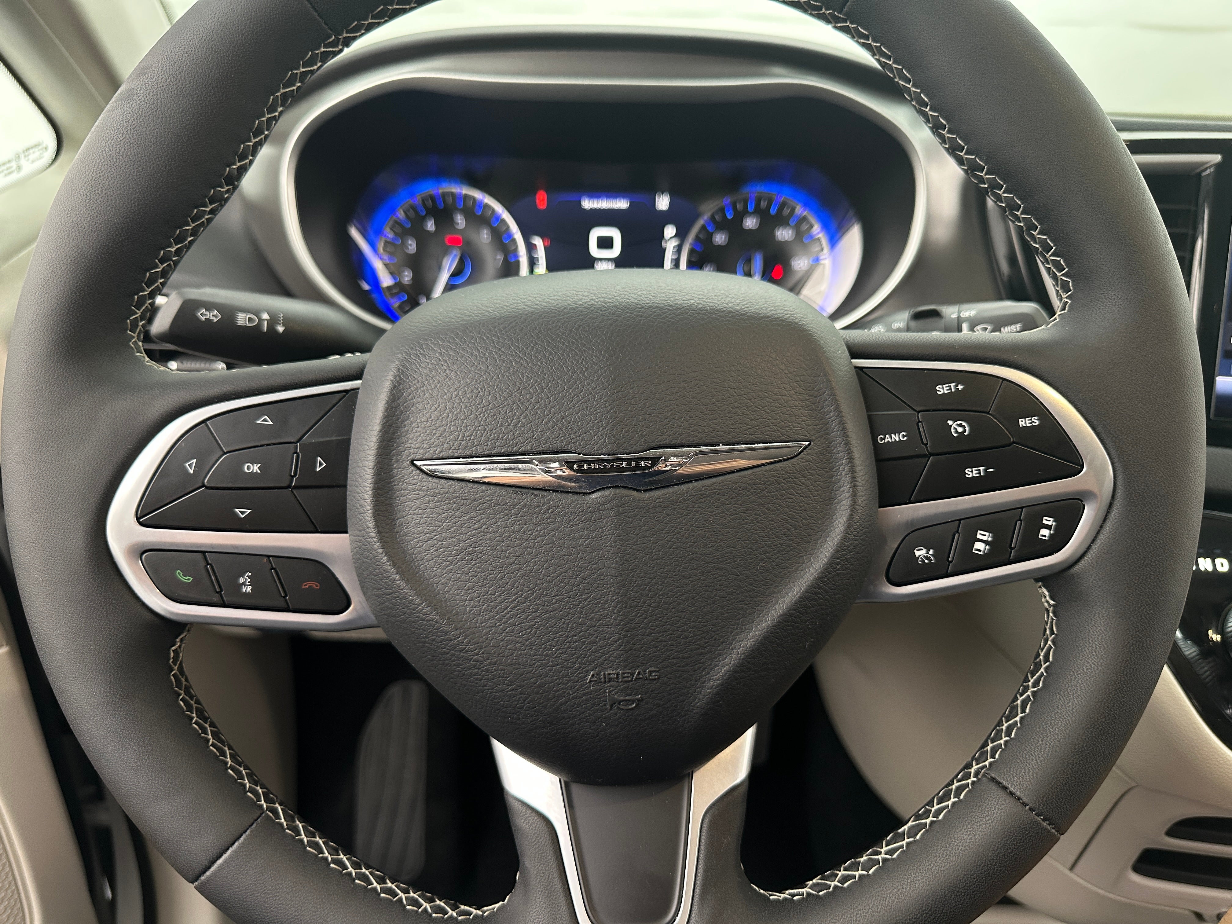 2024 Chrysler Pacifica Touring L 4