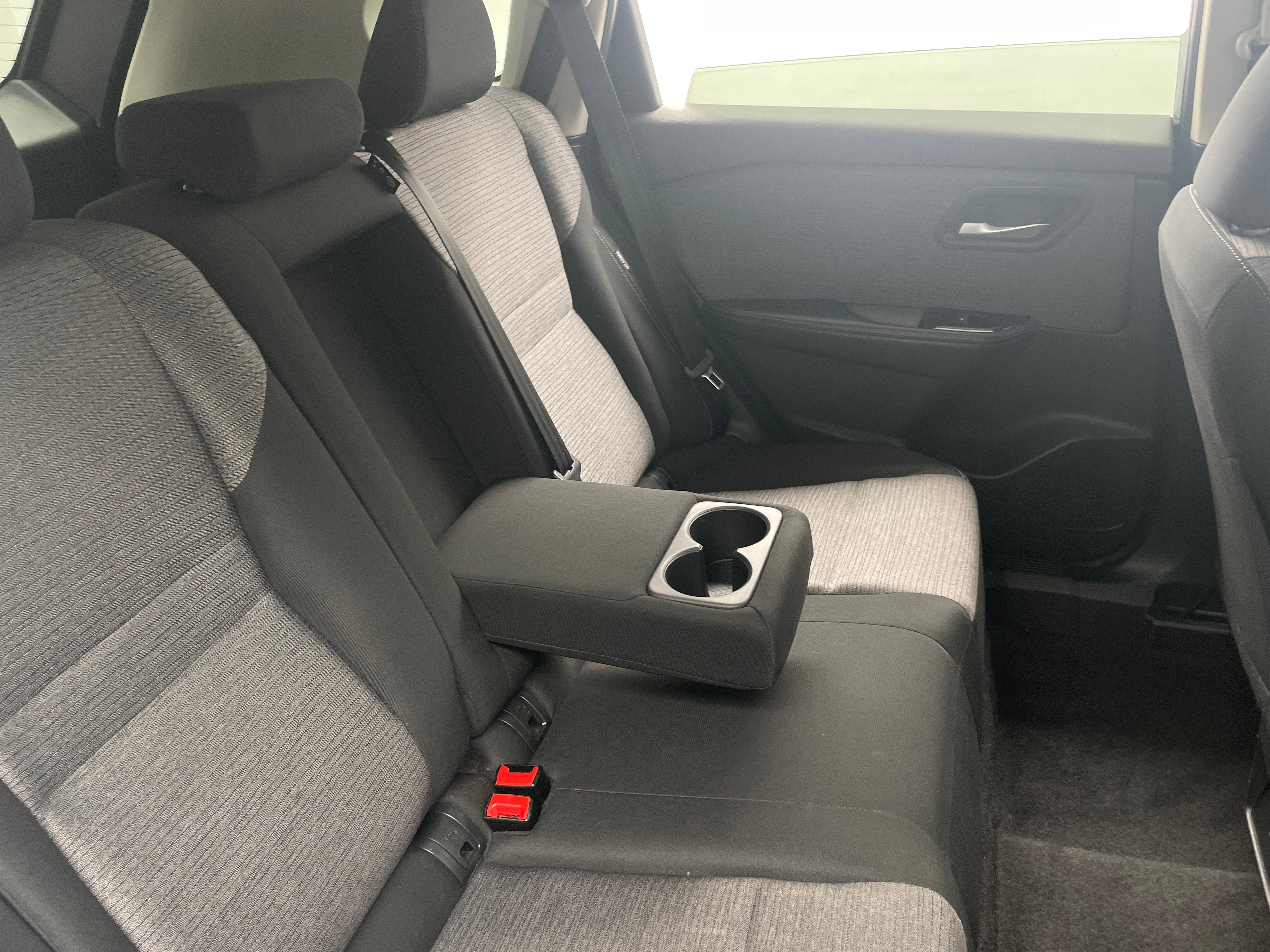 2023 Nissan Rogue SV 6
