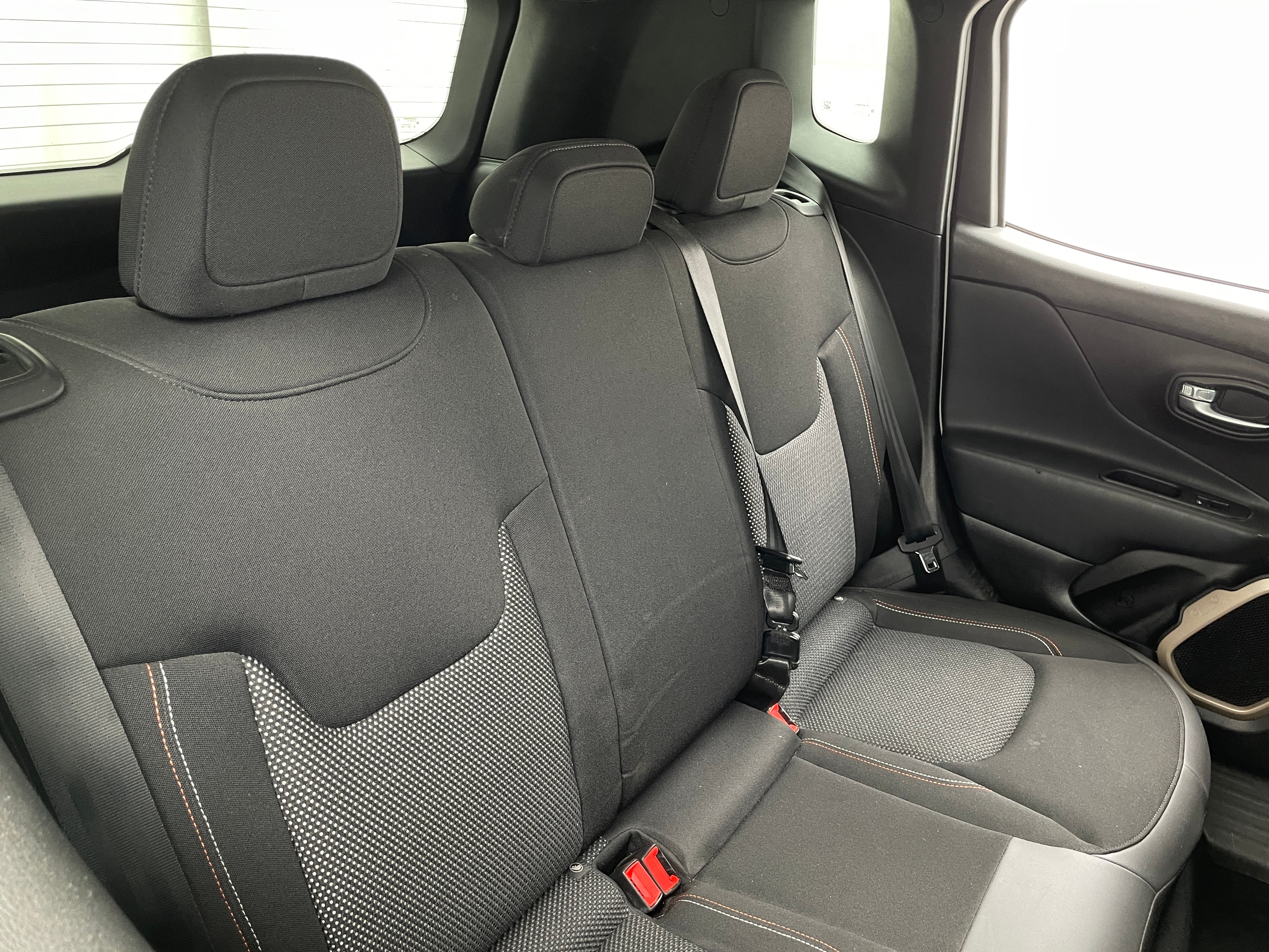 2016 Jeep Renegade 75th Anniversary Edition 6