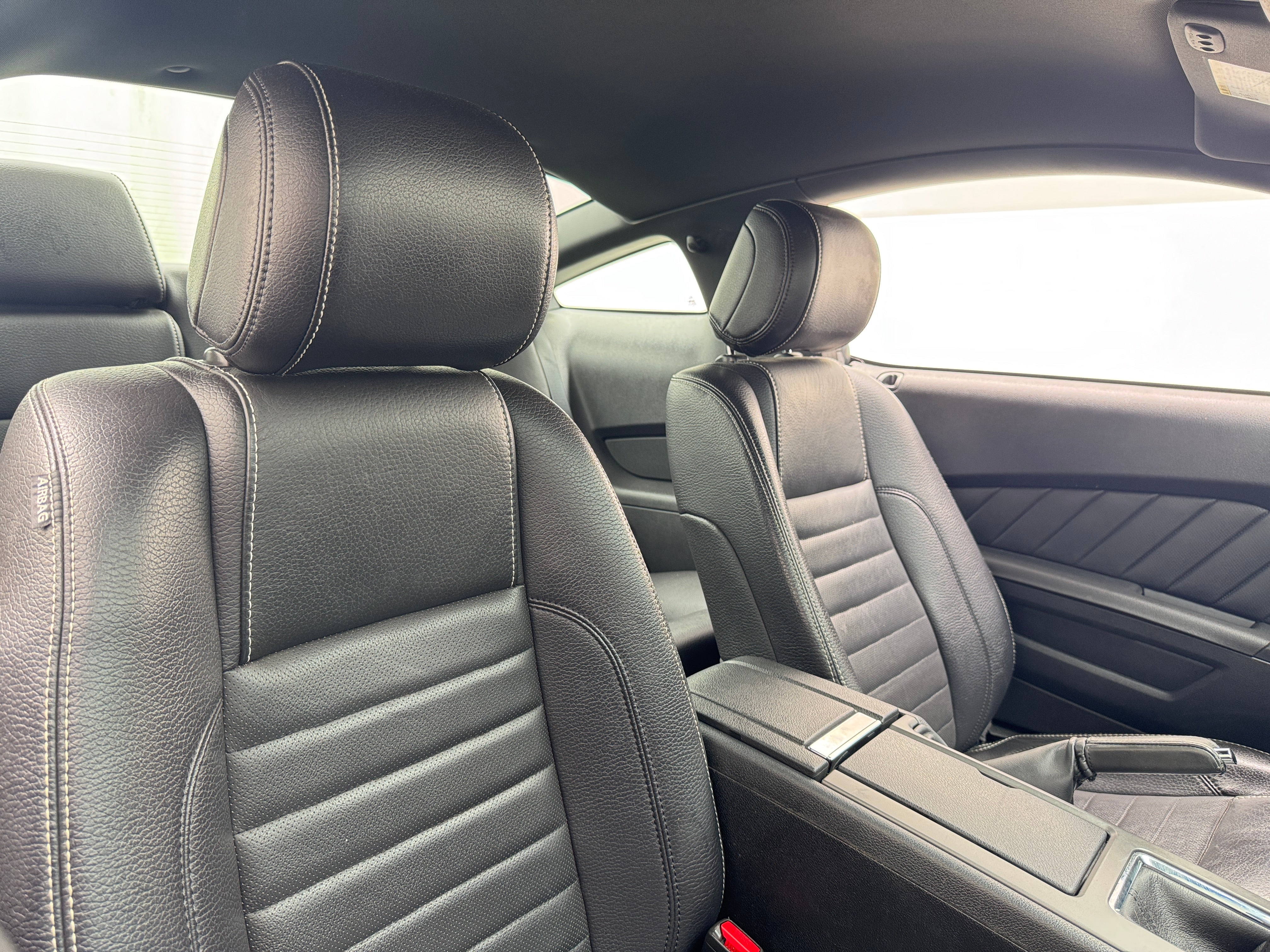 2012 Ford Mustang GT Premium 2