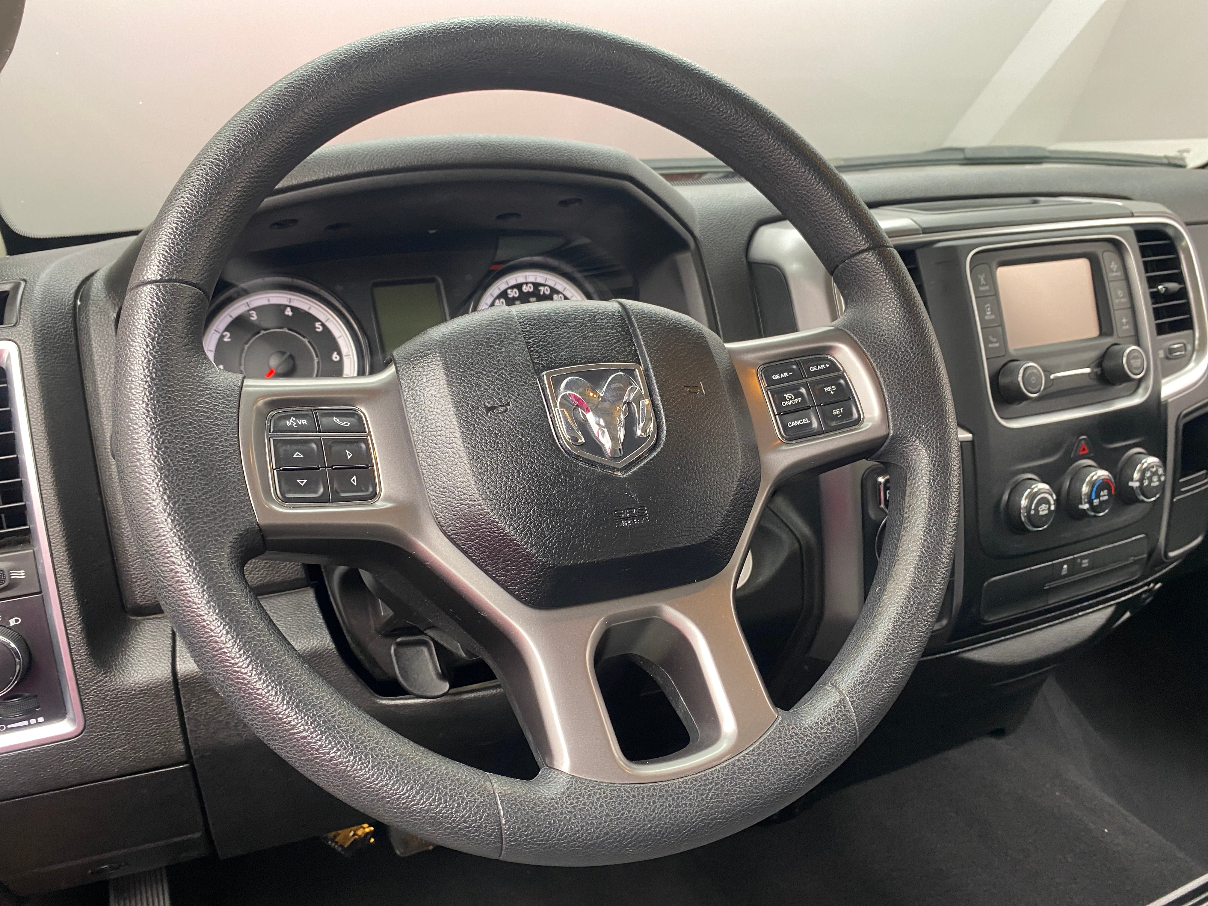 2022 RAM 1500 Classic SLT 5