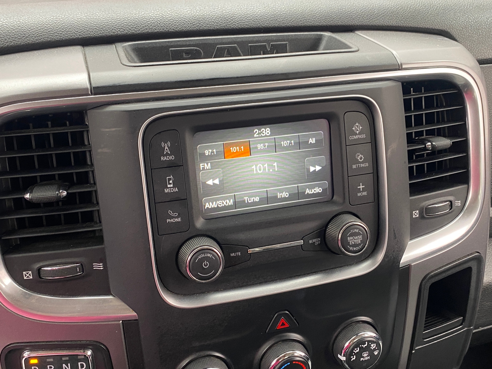 Thumbnail: 2022 RAM 1500 Classic - 4
