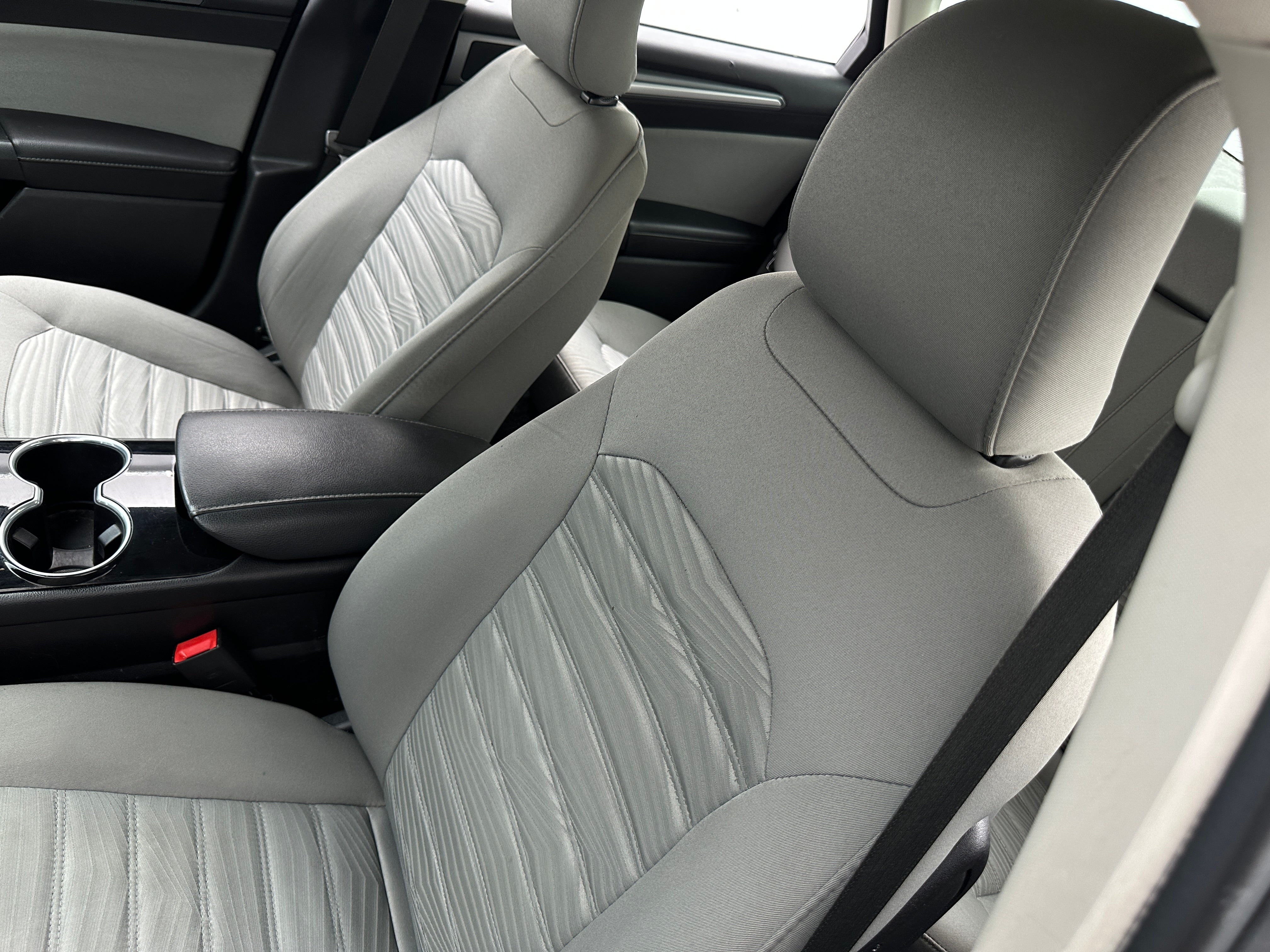 2016 Ford Fusion S 2