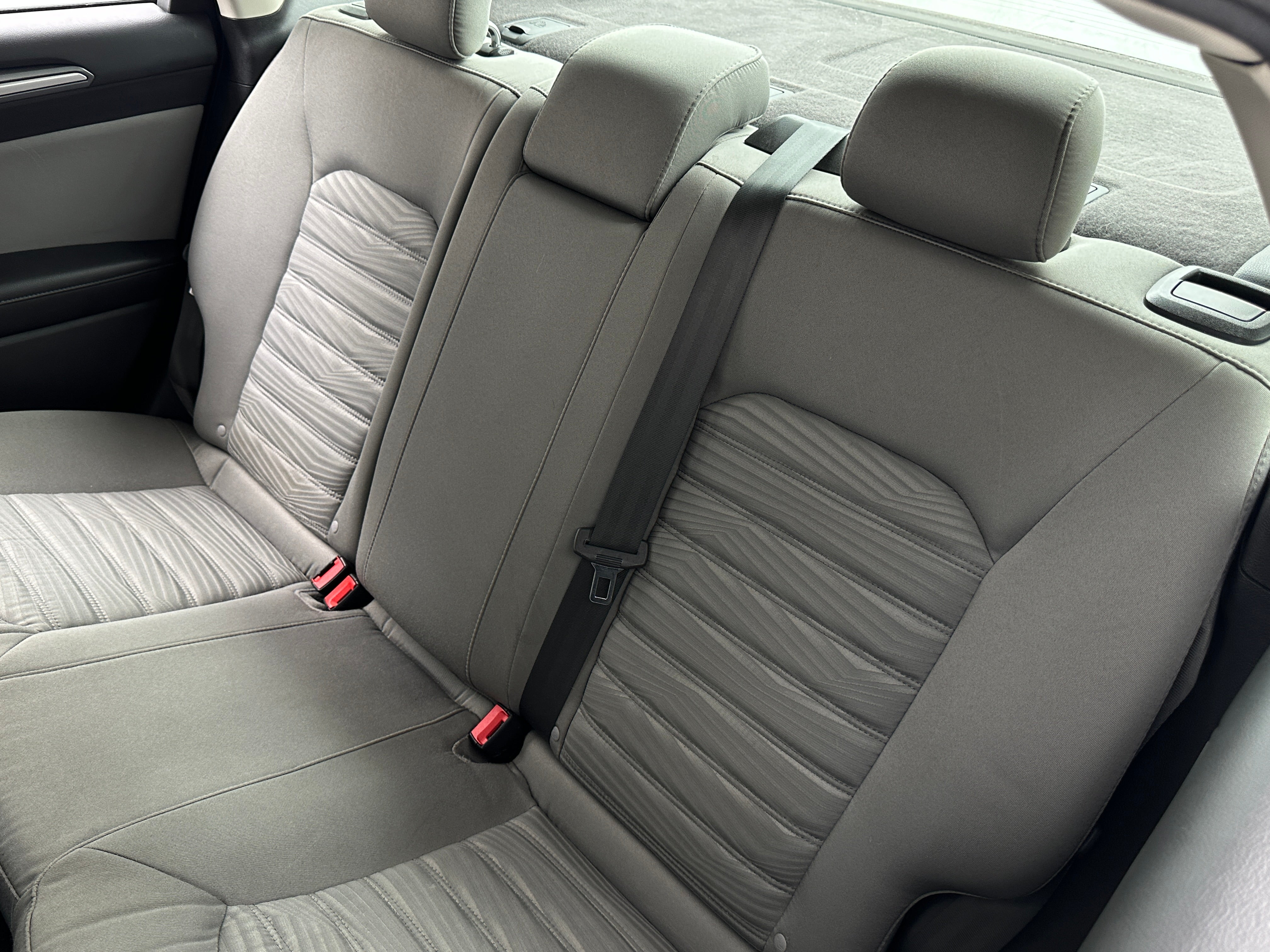 2016 Ford Fusion S 6