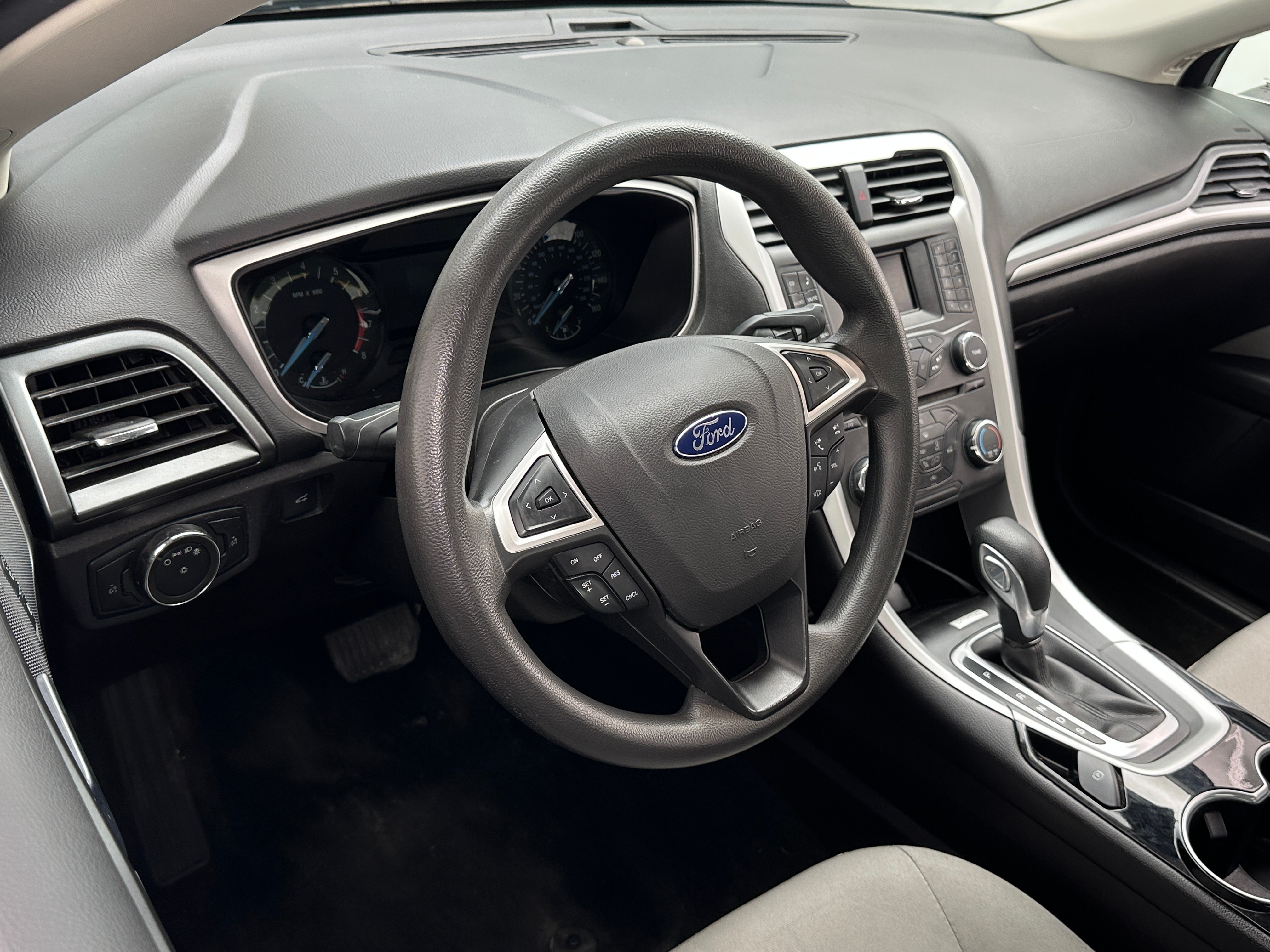 2016 Ford Fusion S 3