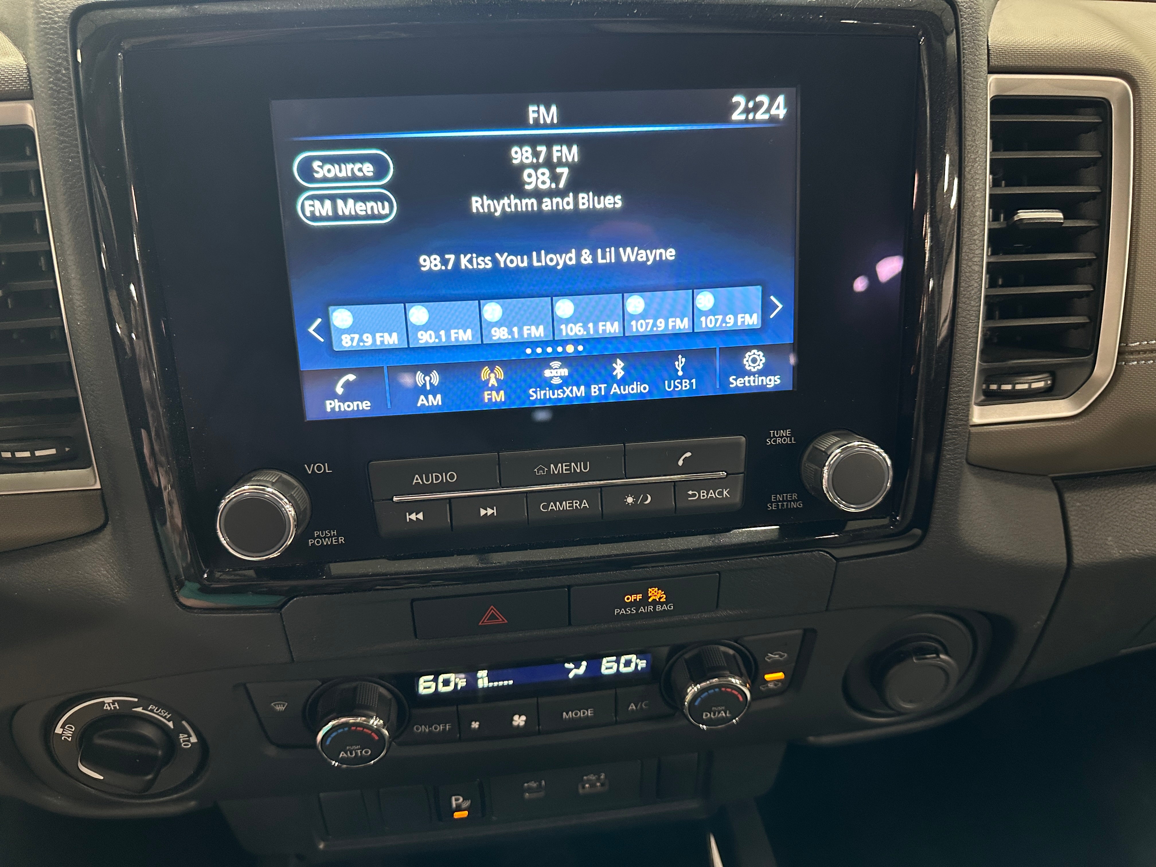2022 Nissan Frontier SV 4