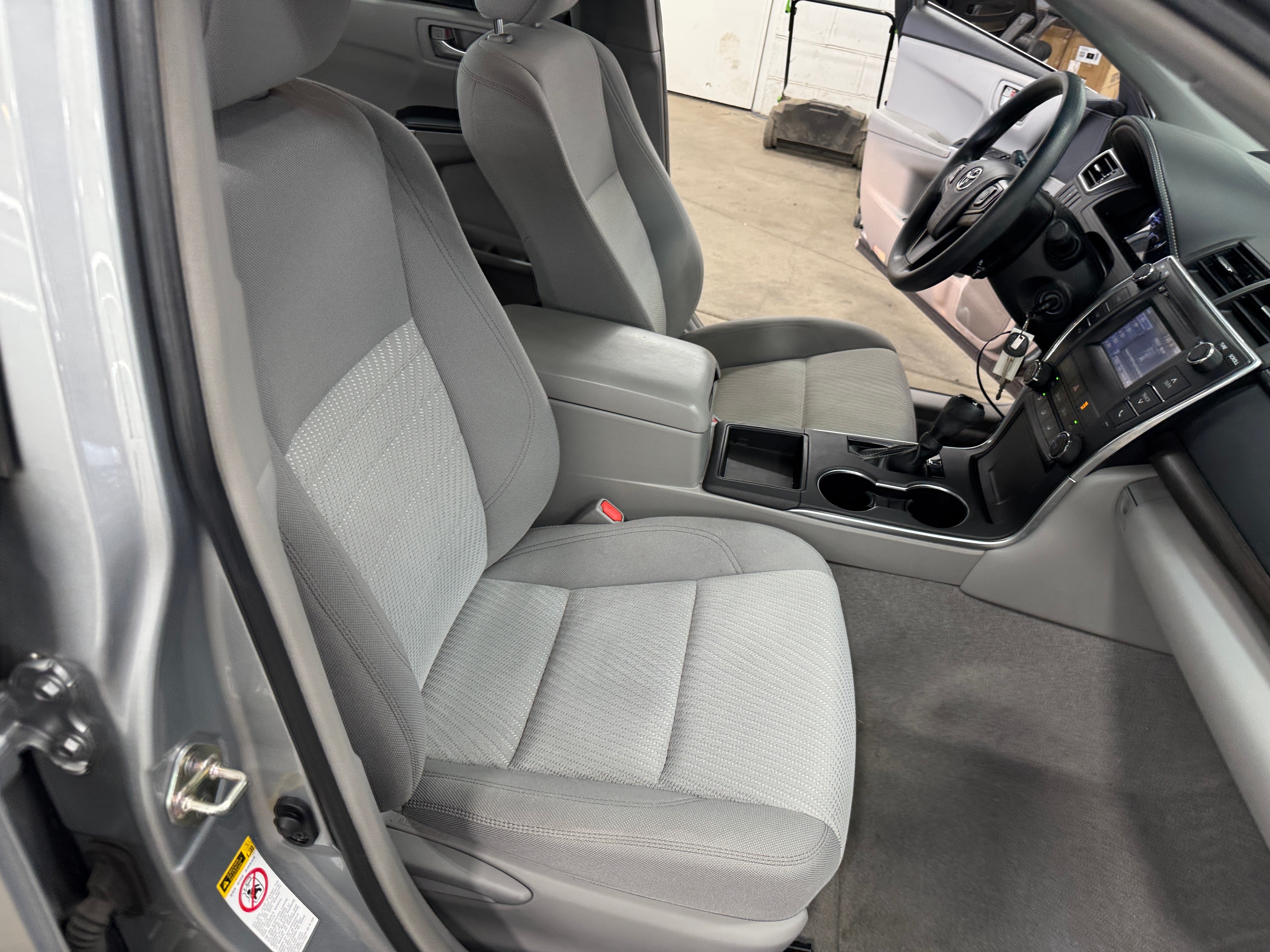2016 Toyota Camry LE 2