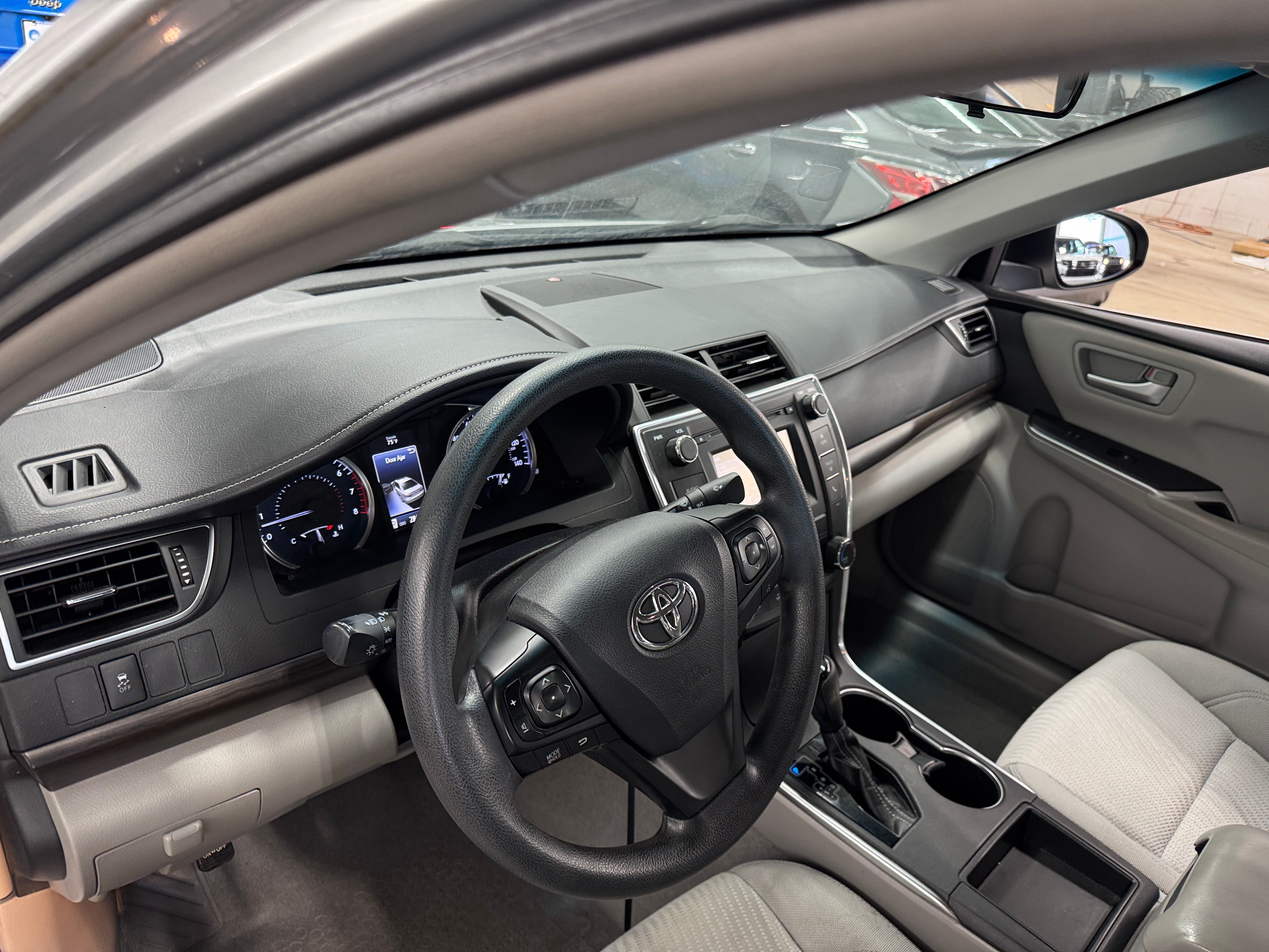 2016 Toyota Camry LE 3