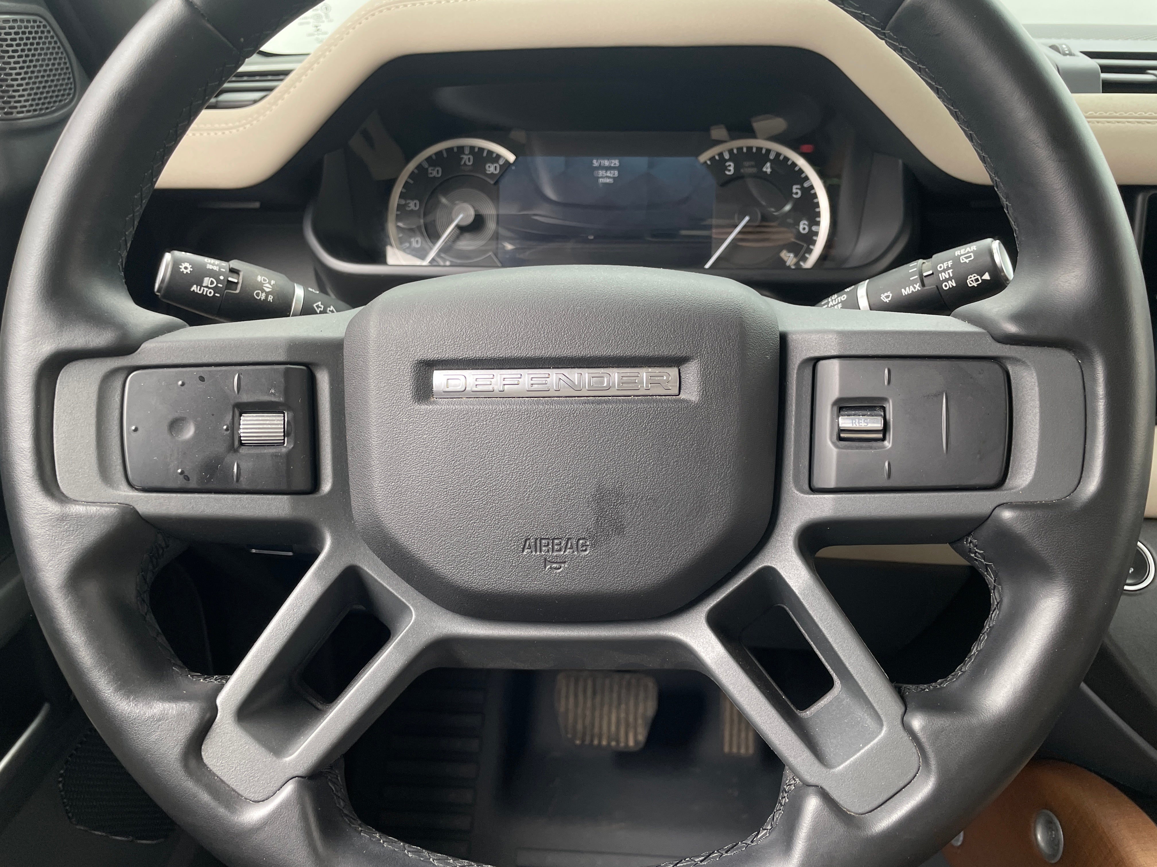 2023 Land Rover Defender 110 4