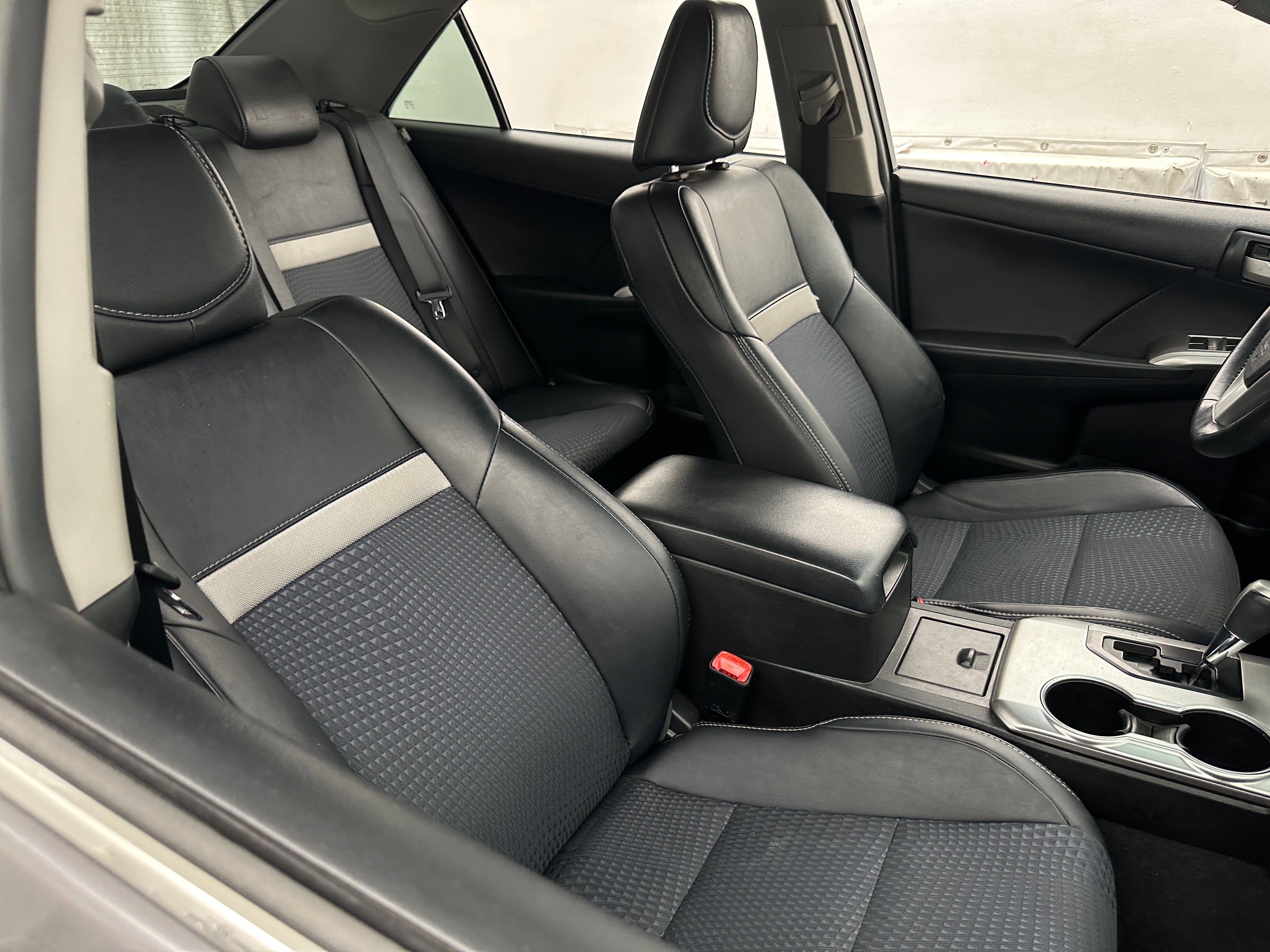 2014 Toyota Camry SE 2