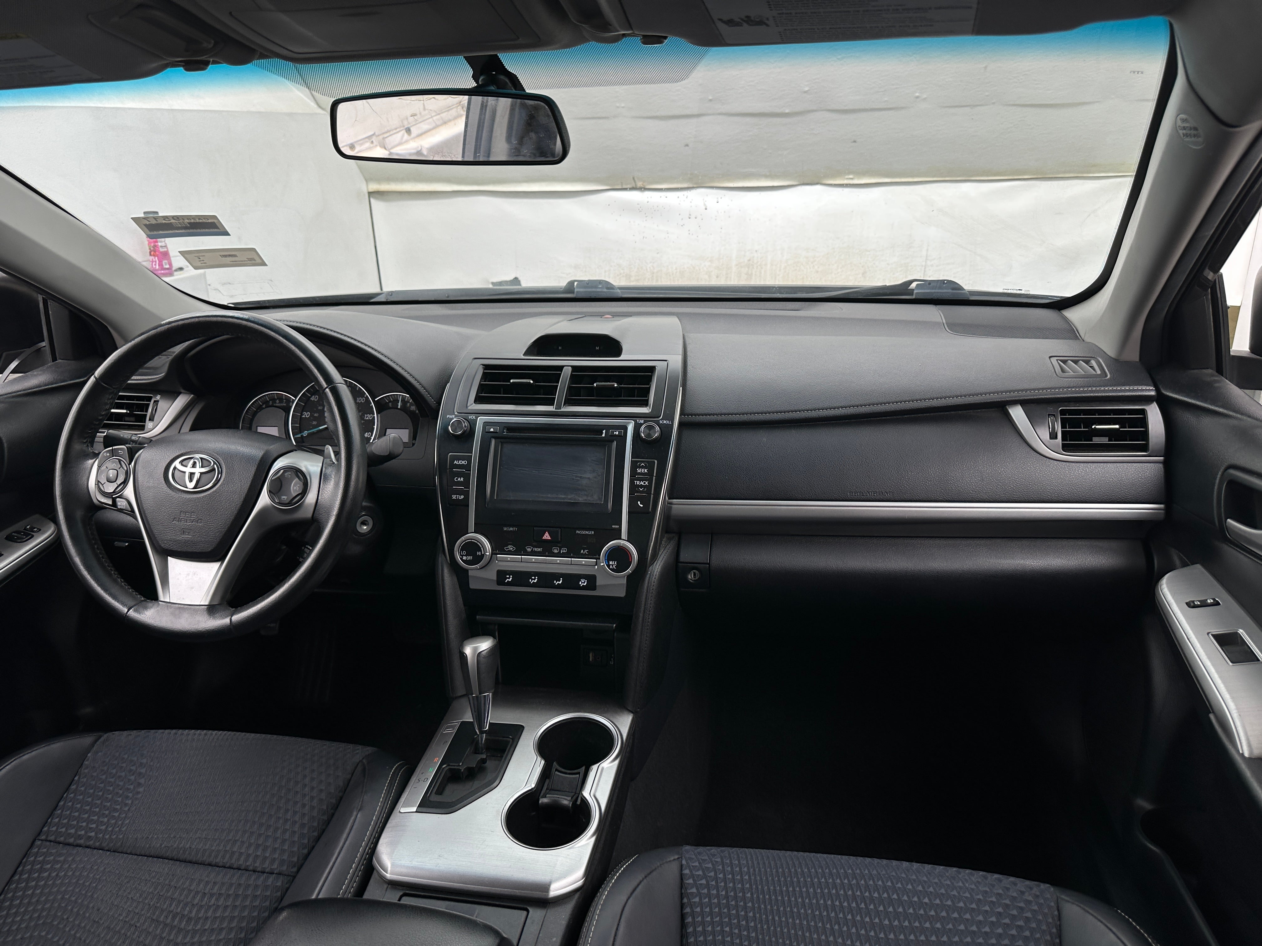 2014 Toyota Camry SE 3