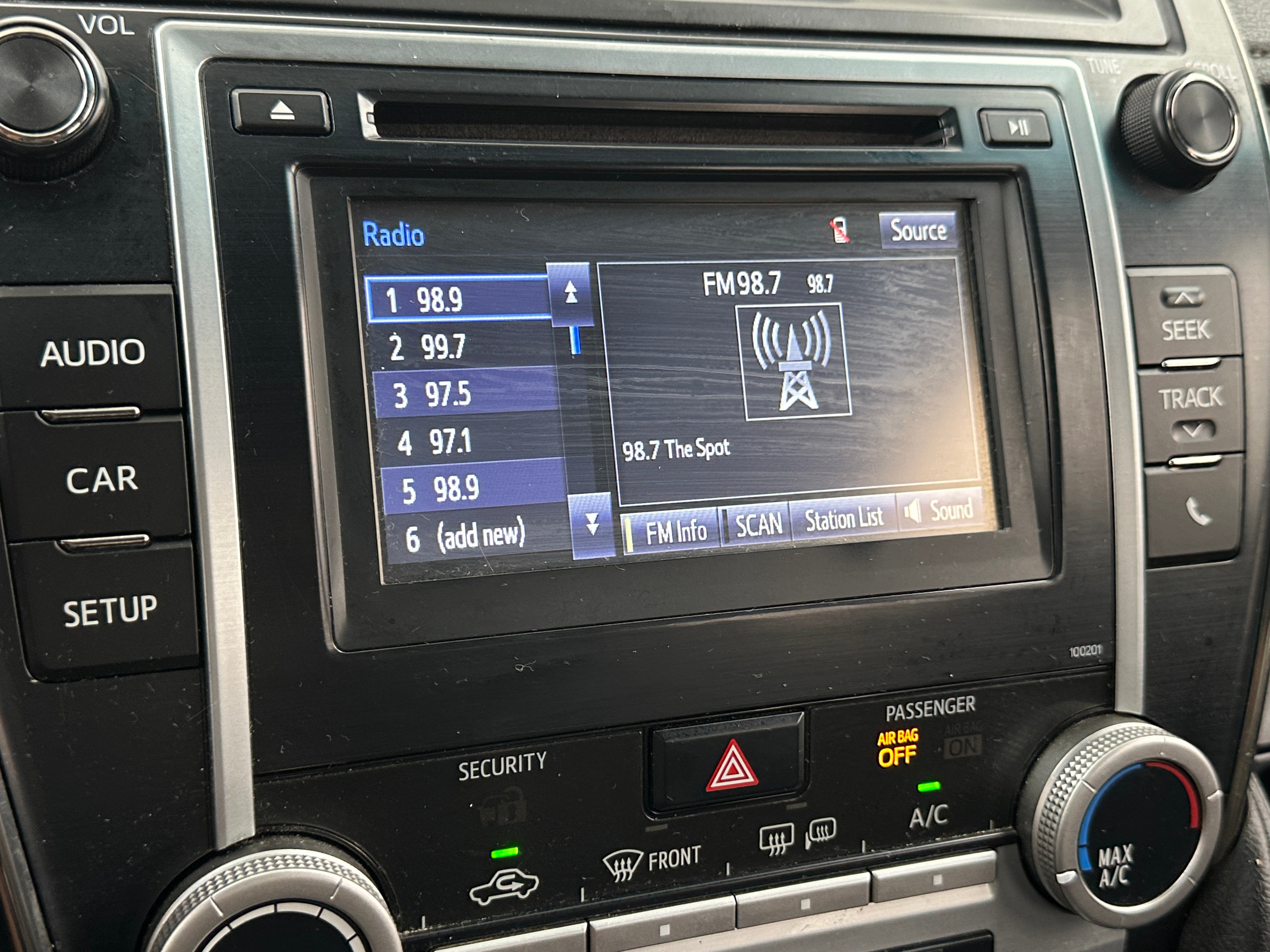 2014 Toyota Camry SE 4
