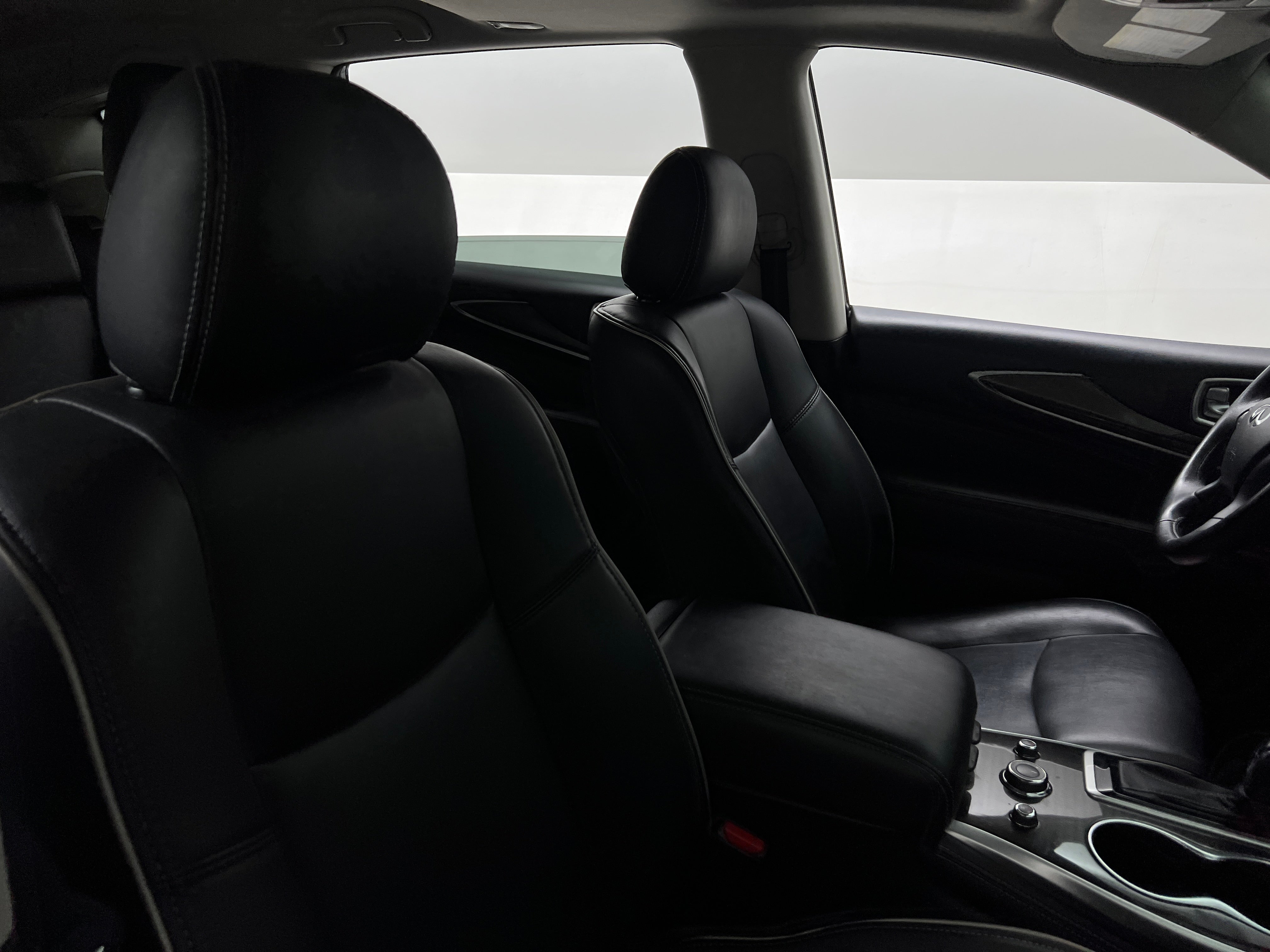 2019 INFINITI QX60 Luxe 2