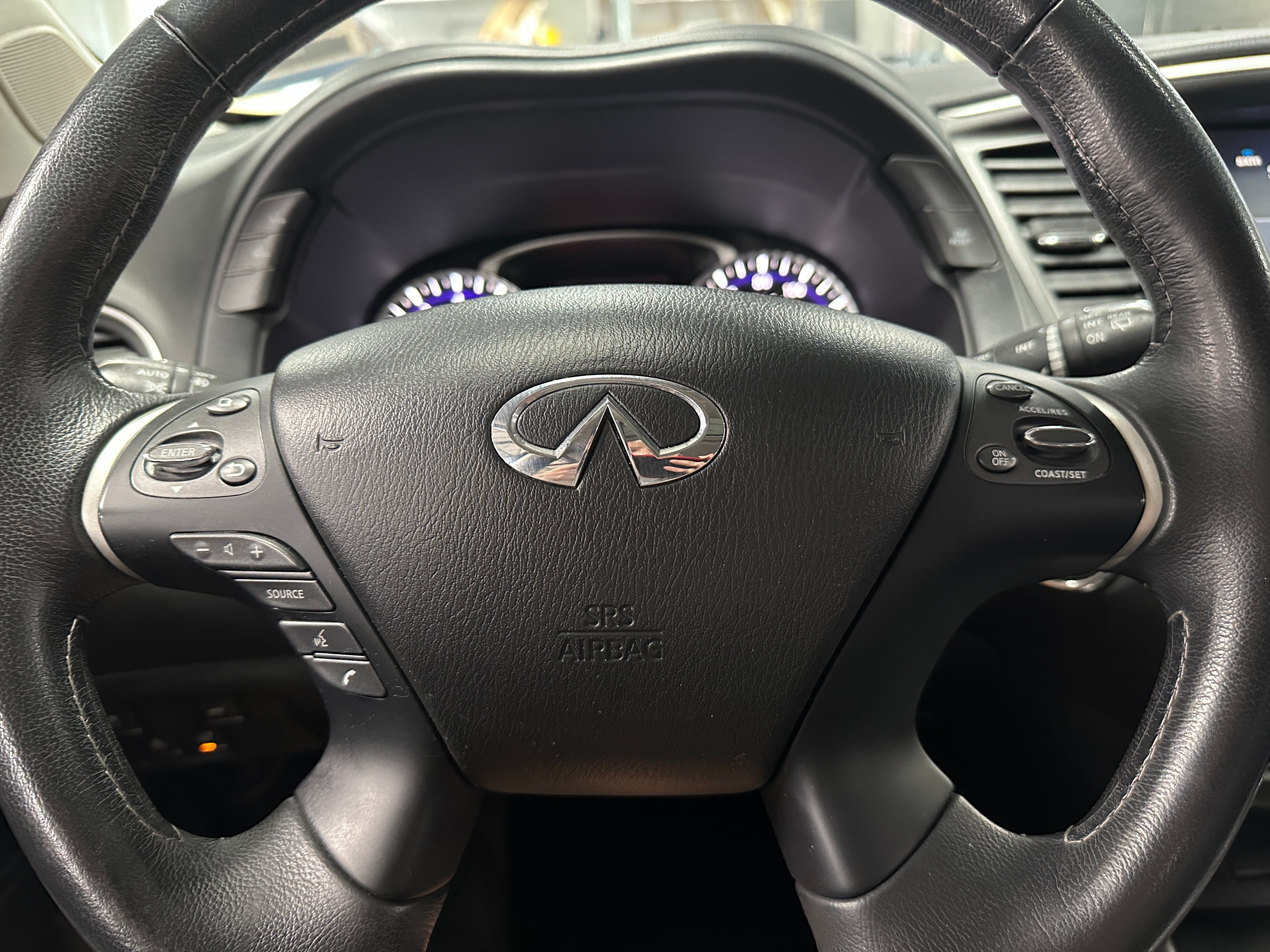 2019 INFINITI QX60 Luxe 5