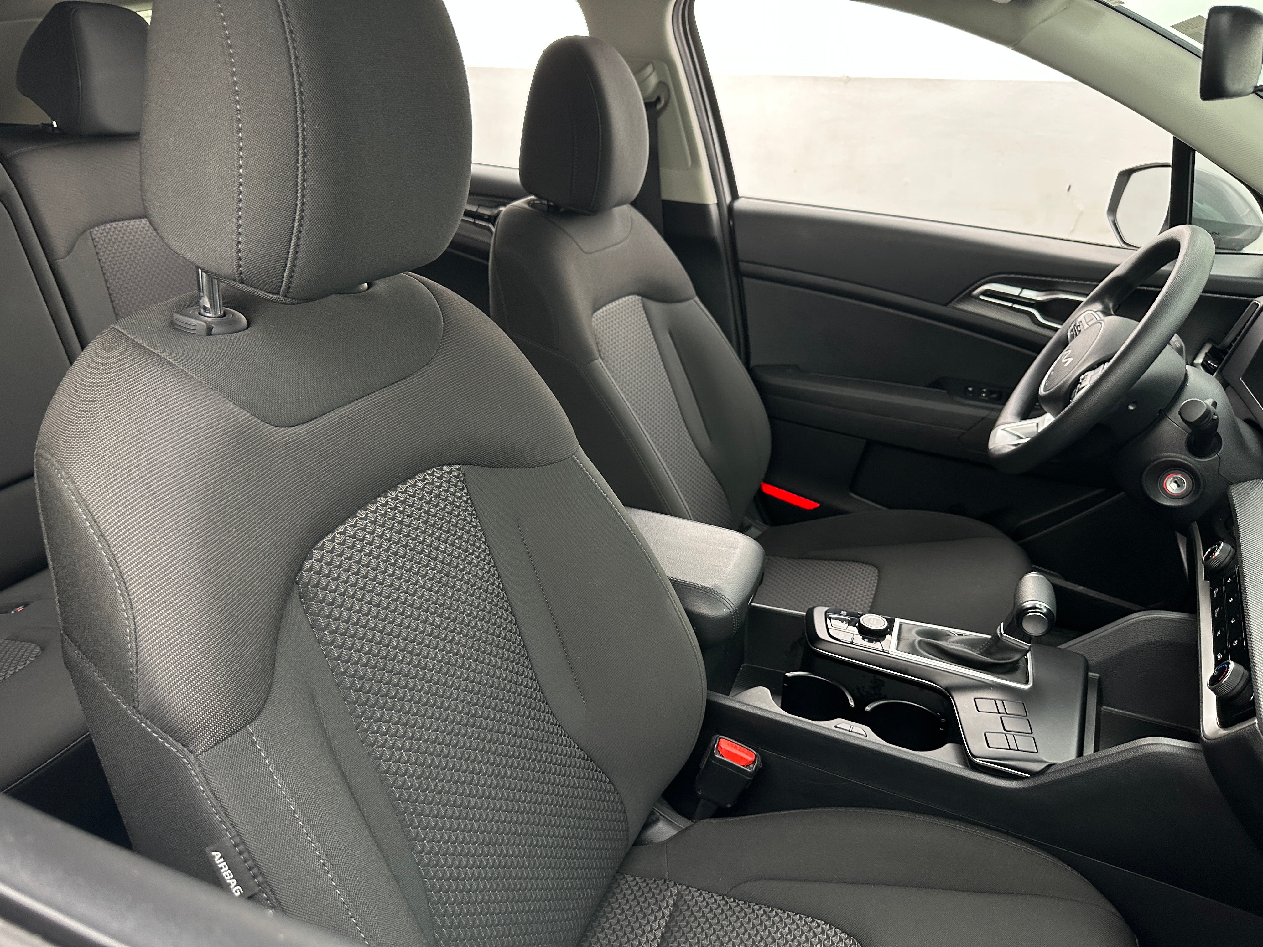 2024 Kia Sportage LX 2