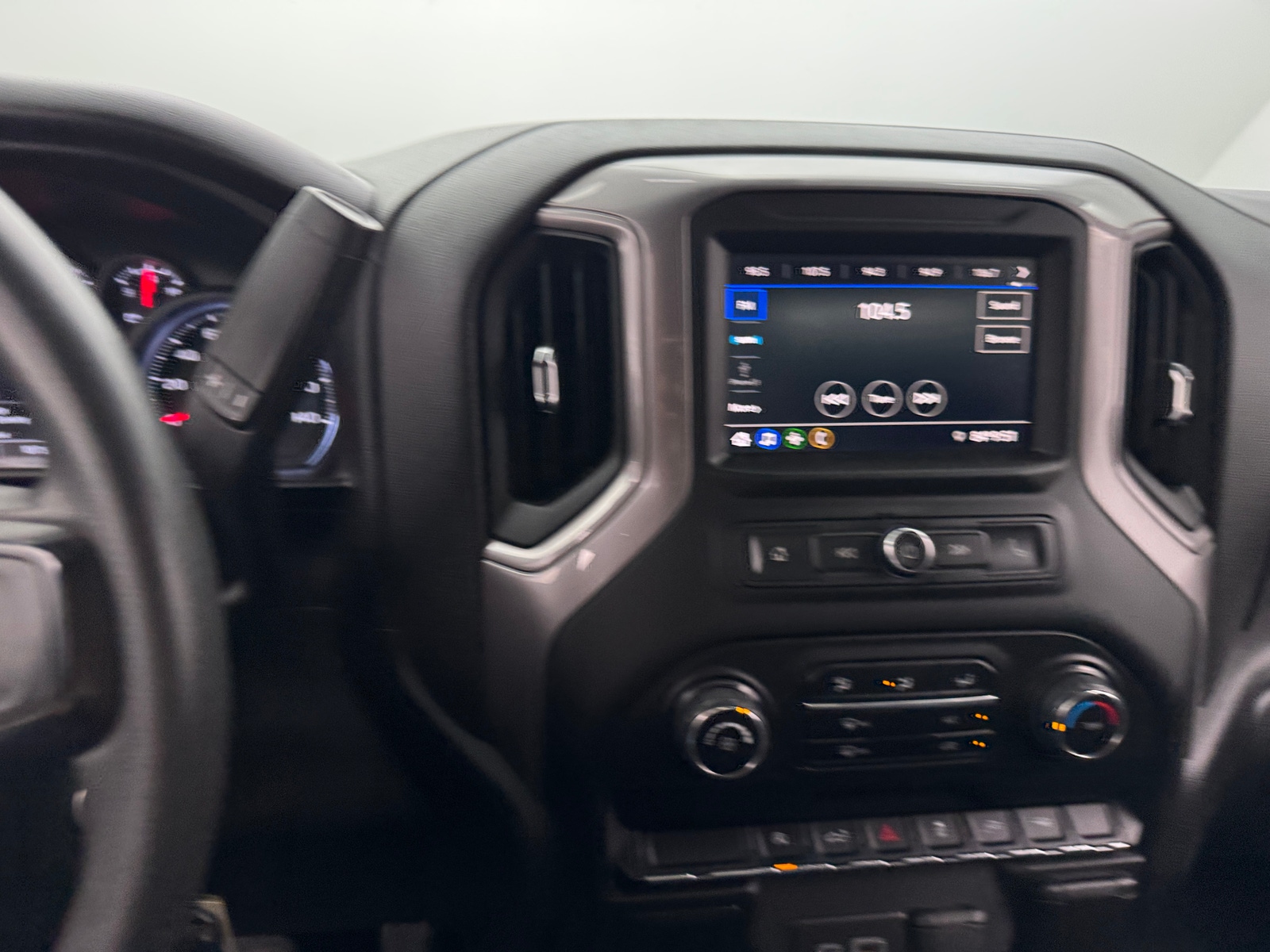 Thumbnail: 2021 Chevrolet Silverado 1500 - 4