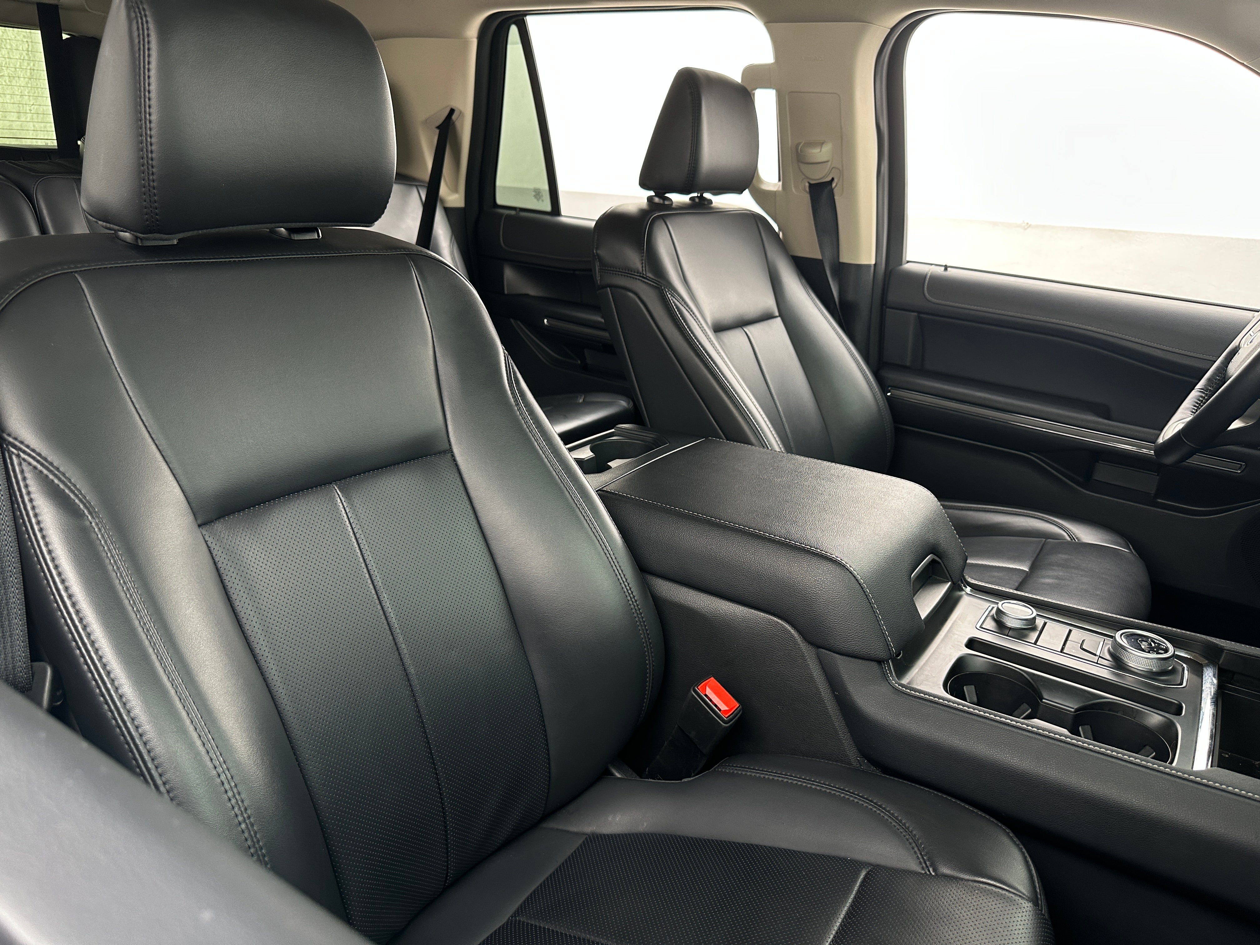 2024 Ford Expedition XLT 2