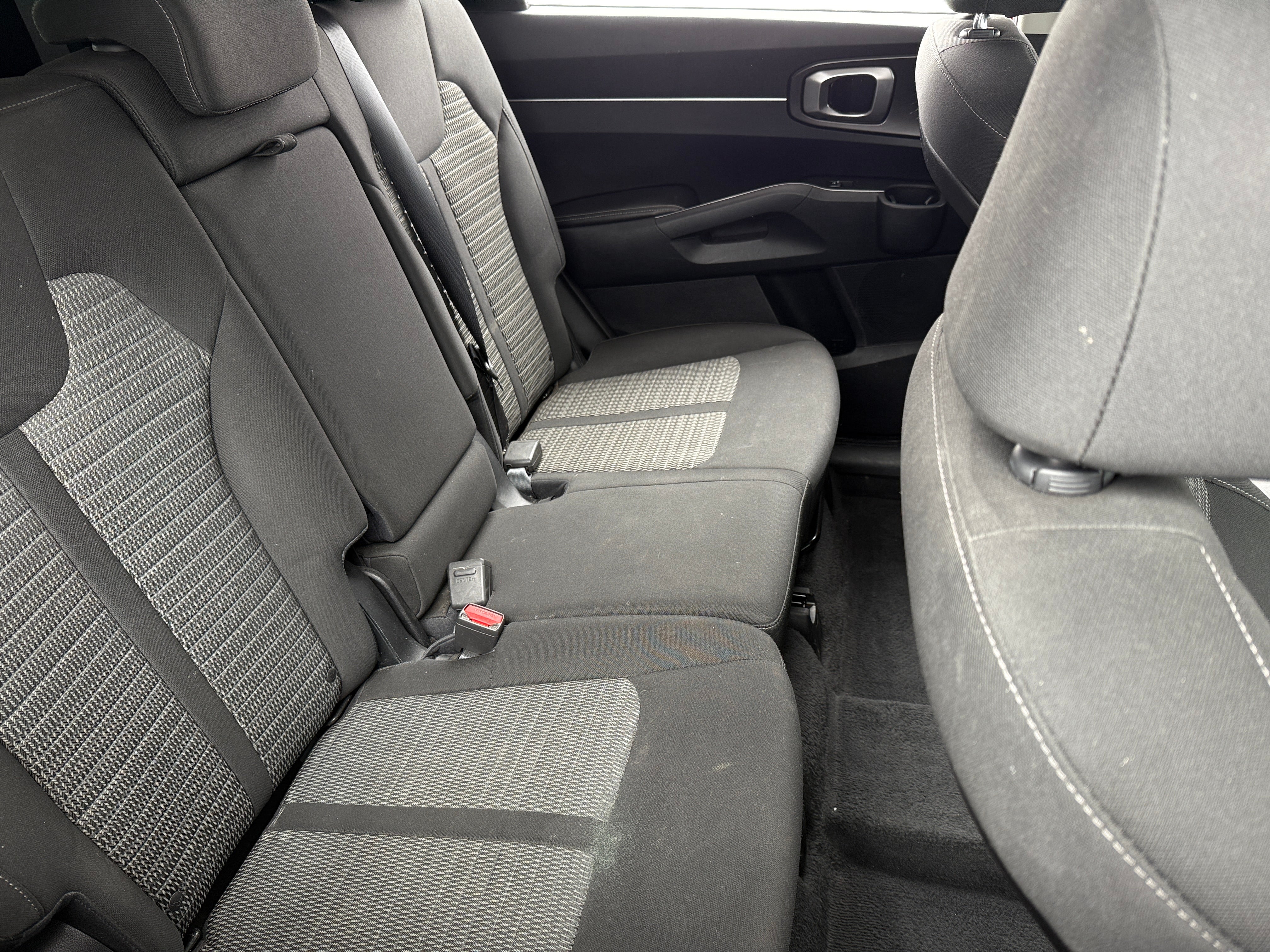 2022 Kia Sorento LX 6