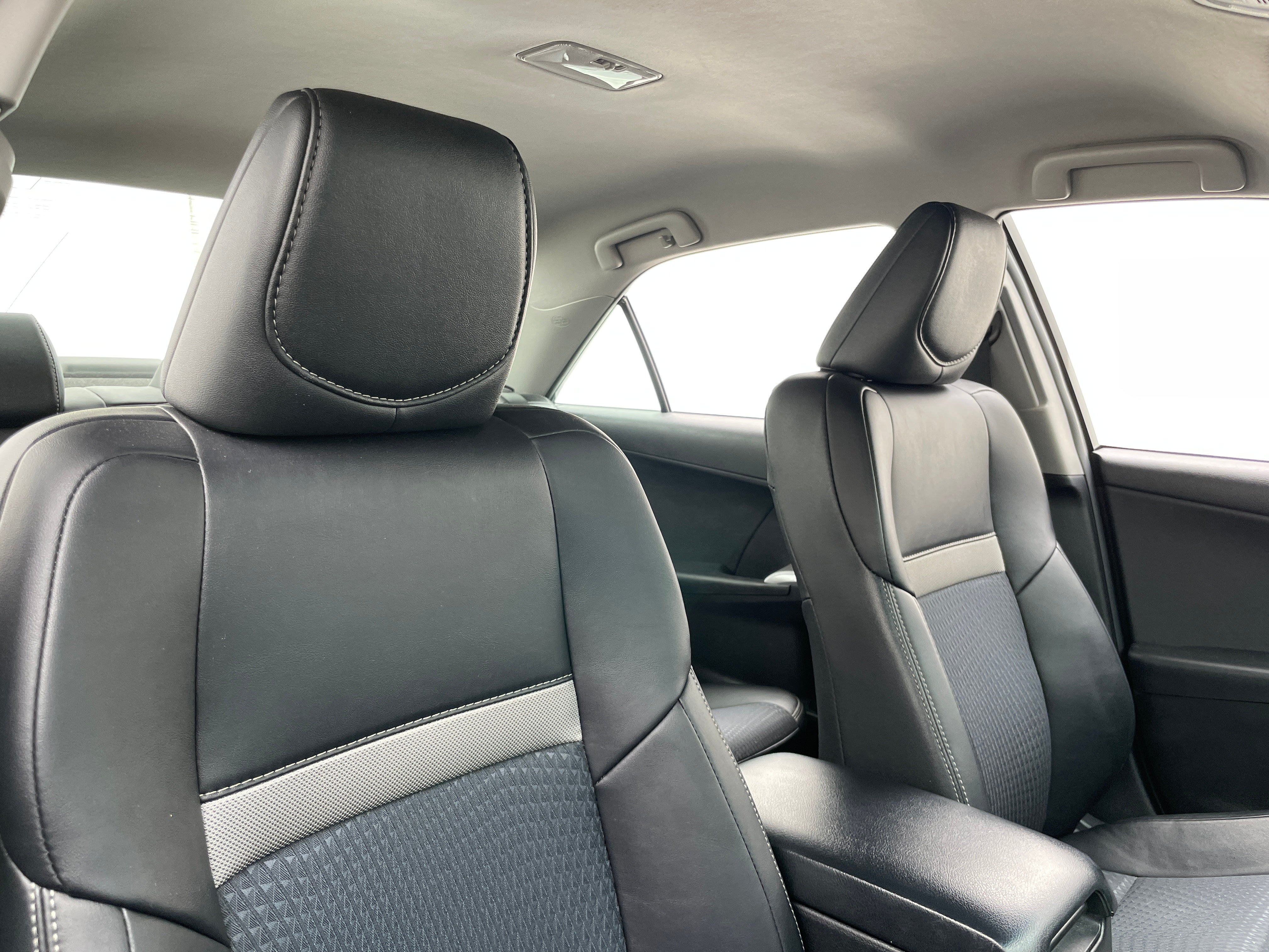 2012 Toyota Camry SE 2