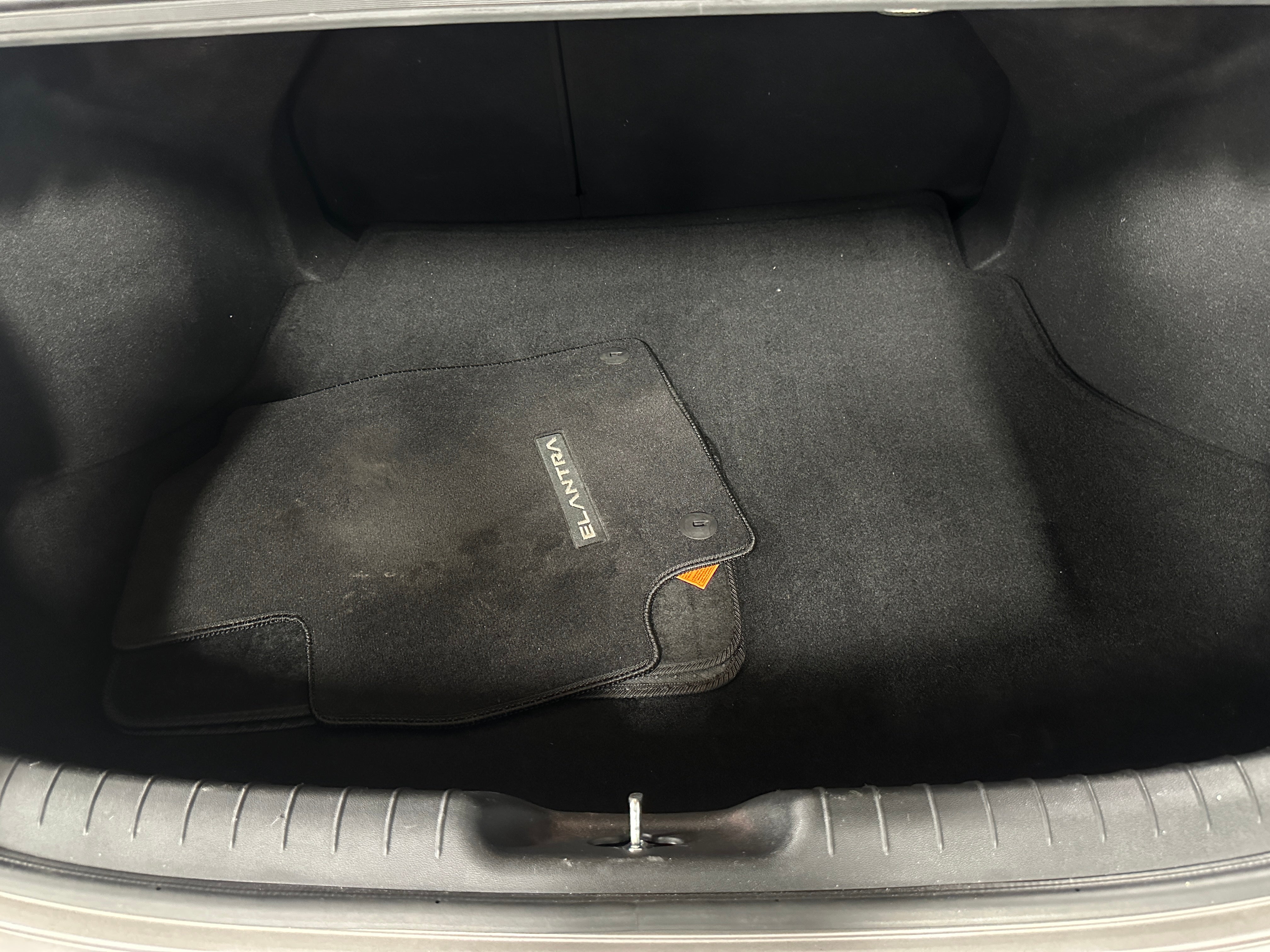 2024 Hyundai Elantra Limited Edition 6