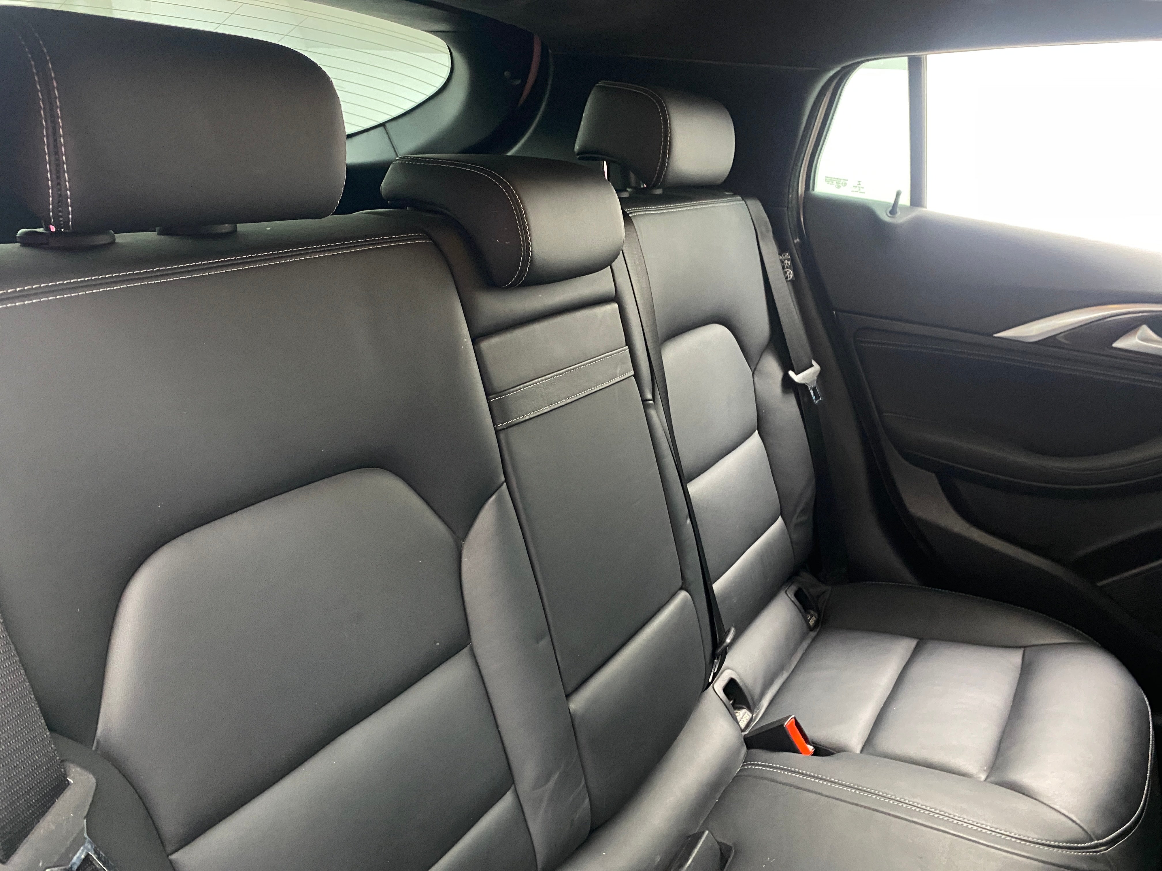 2017 INFINITI QX30 Premium 5