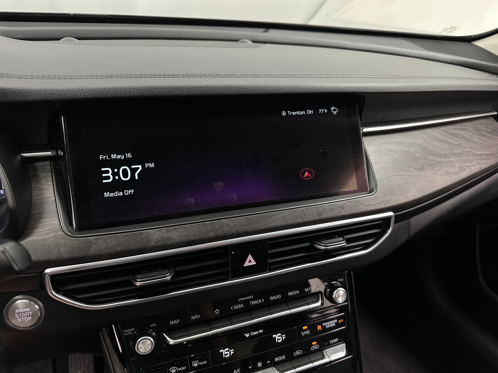 Thumbnail: 2020 Kia Cadenza - 3