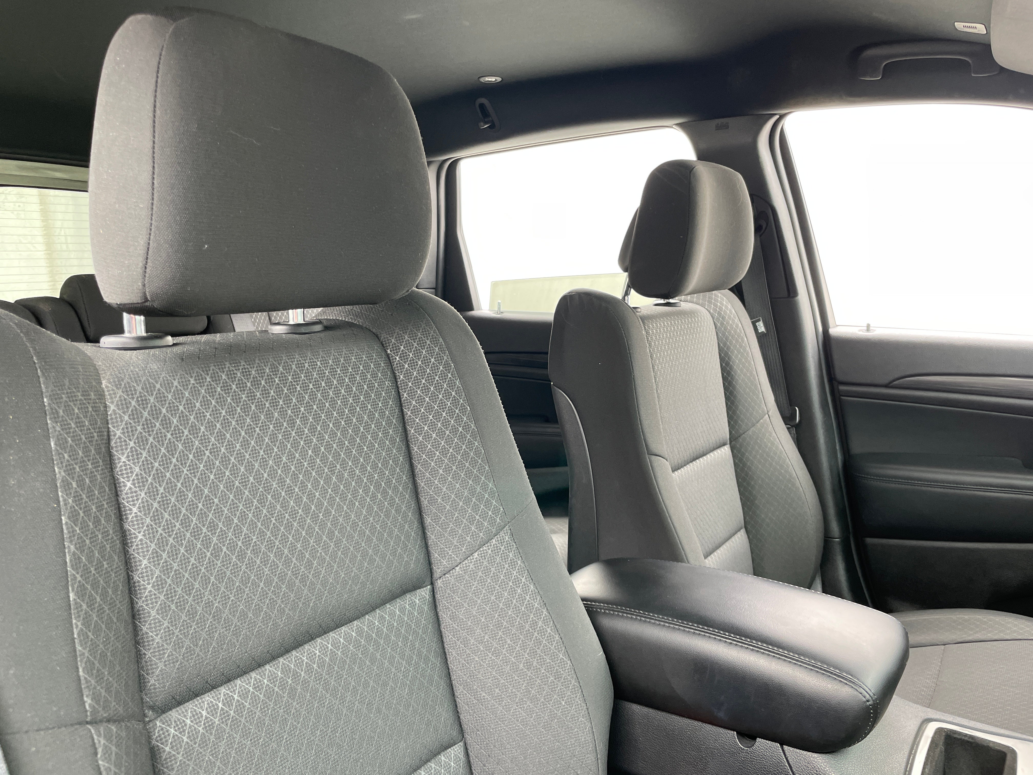 2019 Jeep Grand Cherokee Laredo 2