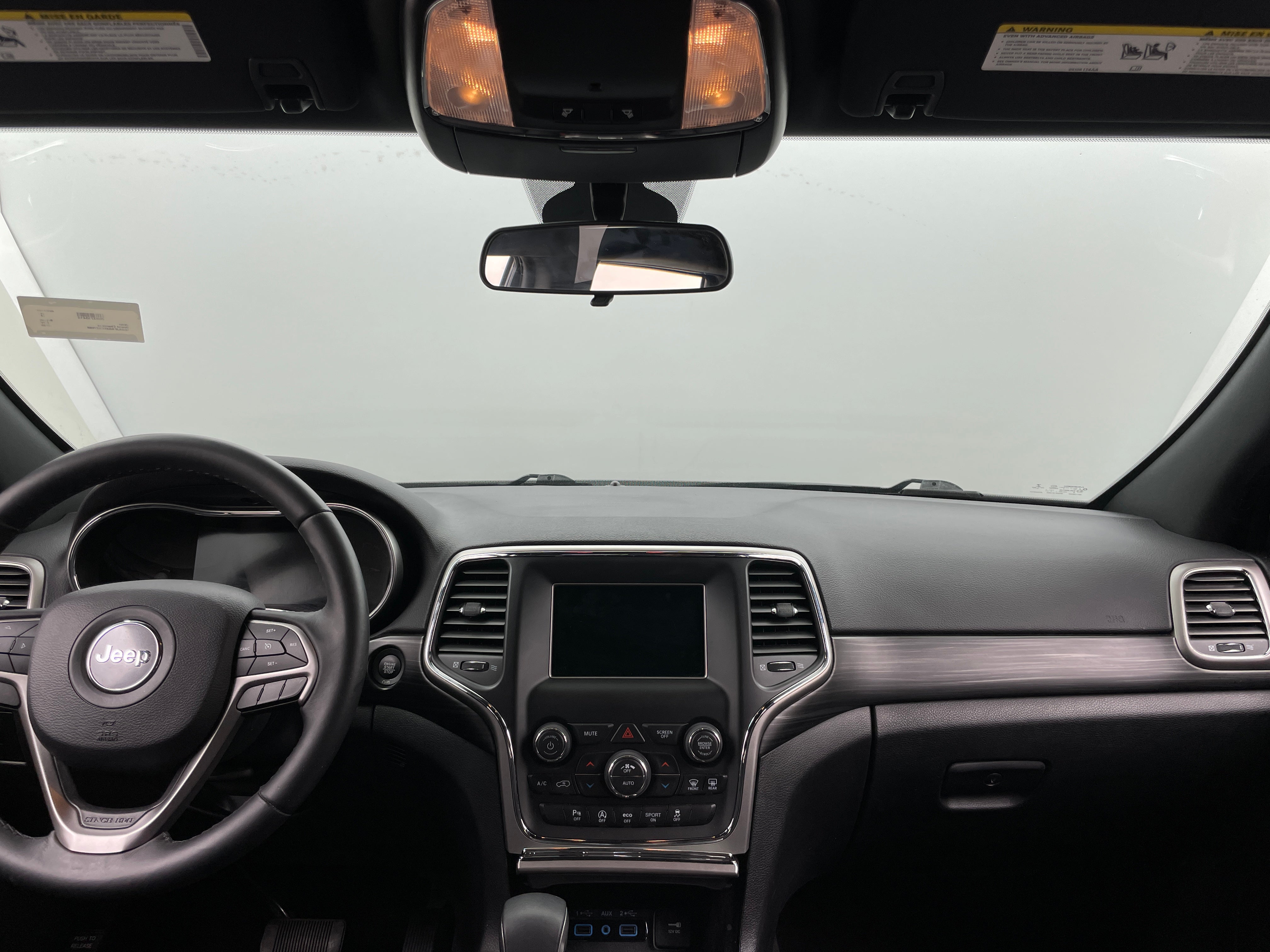 2019 Jeep Grand Cherokee Laredo 3