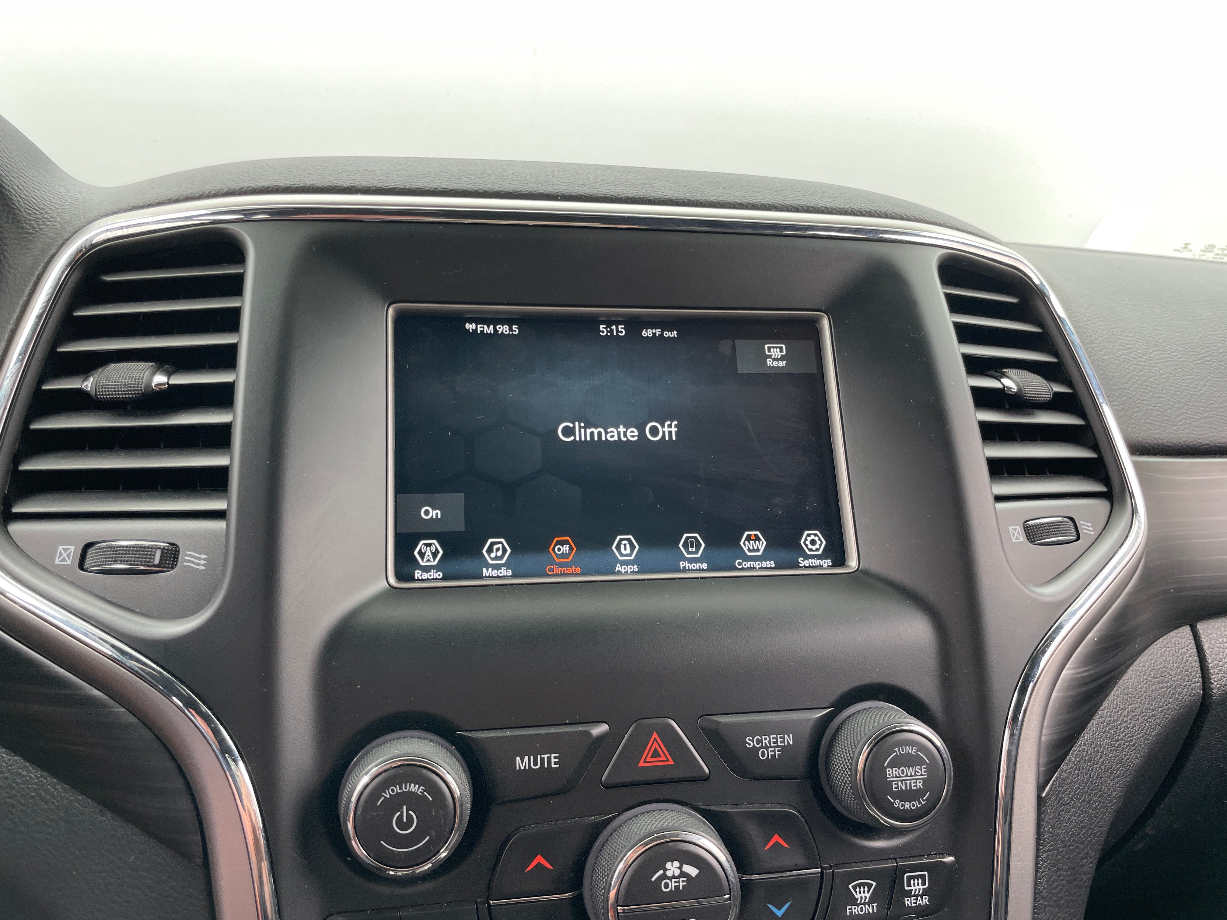 2019 Jeep Grand Cherokee Laredo 4
