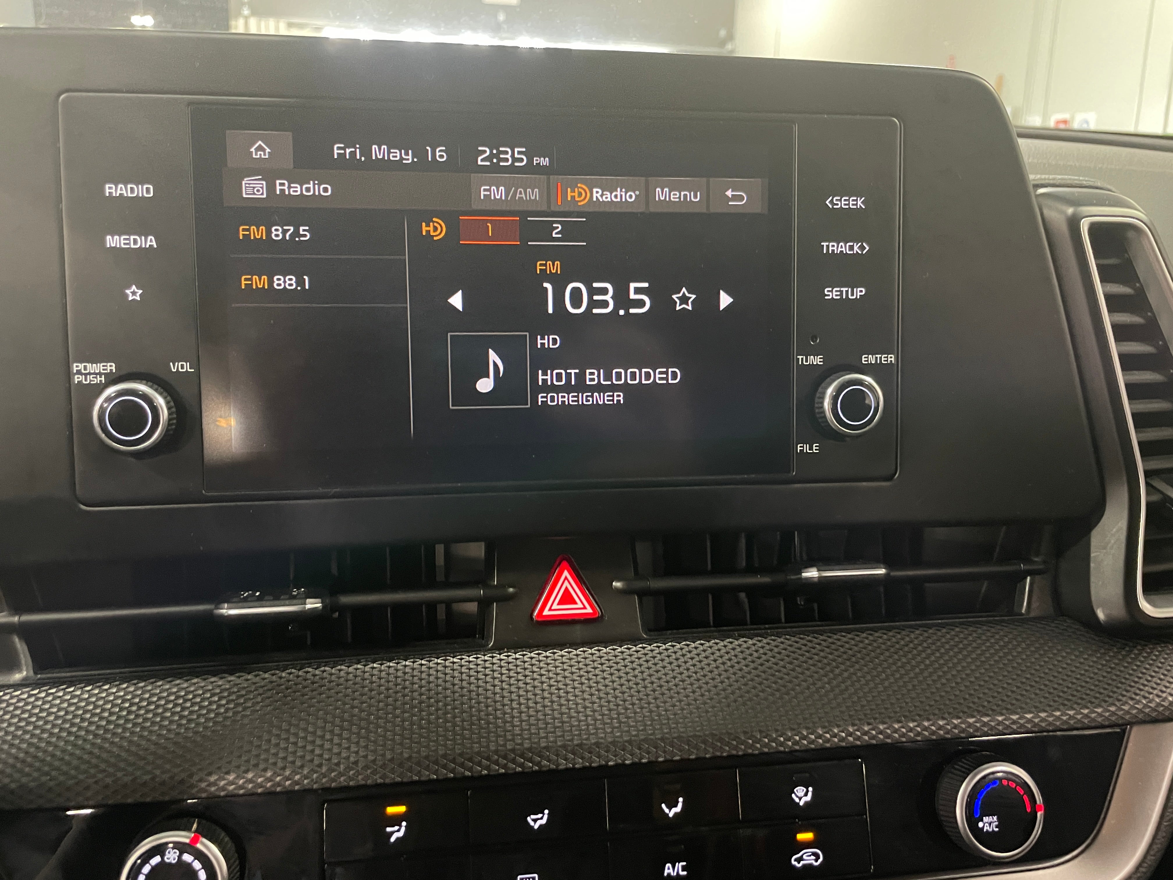 2024 Kia Sportage LX 4