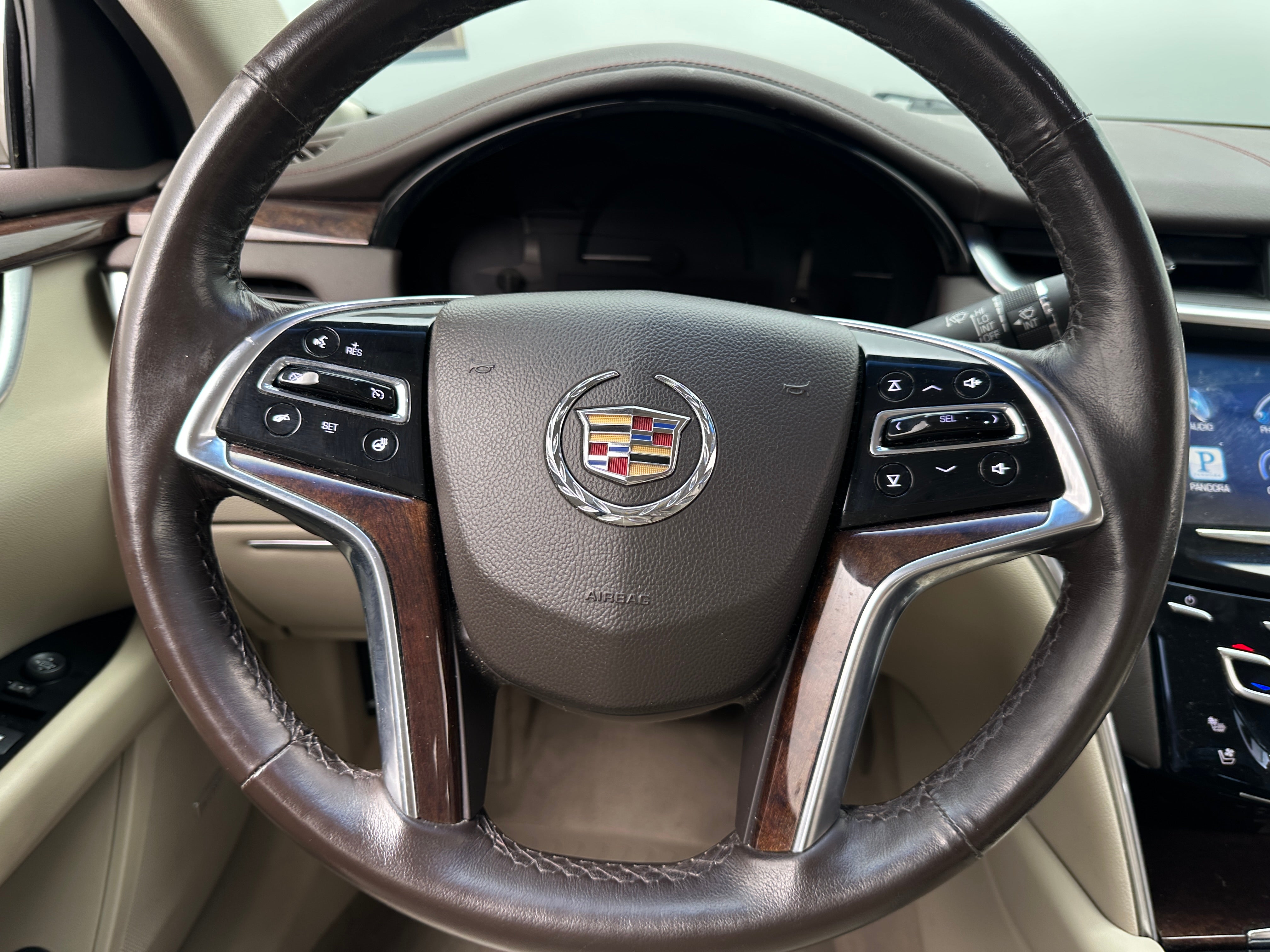 2013 Cadillac XTS Luxury 4