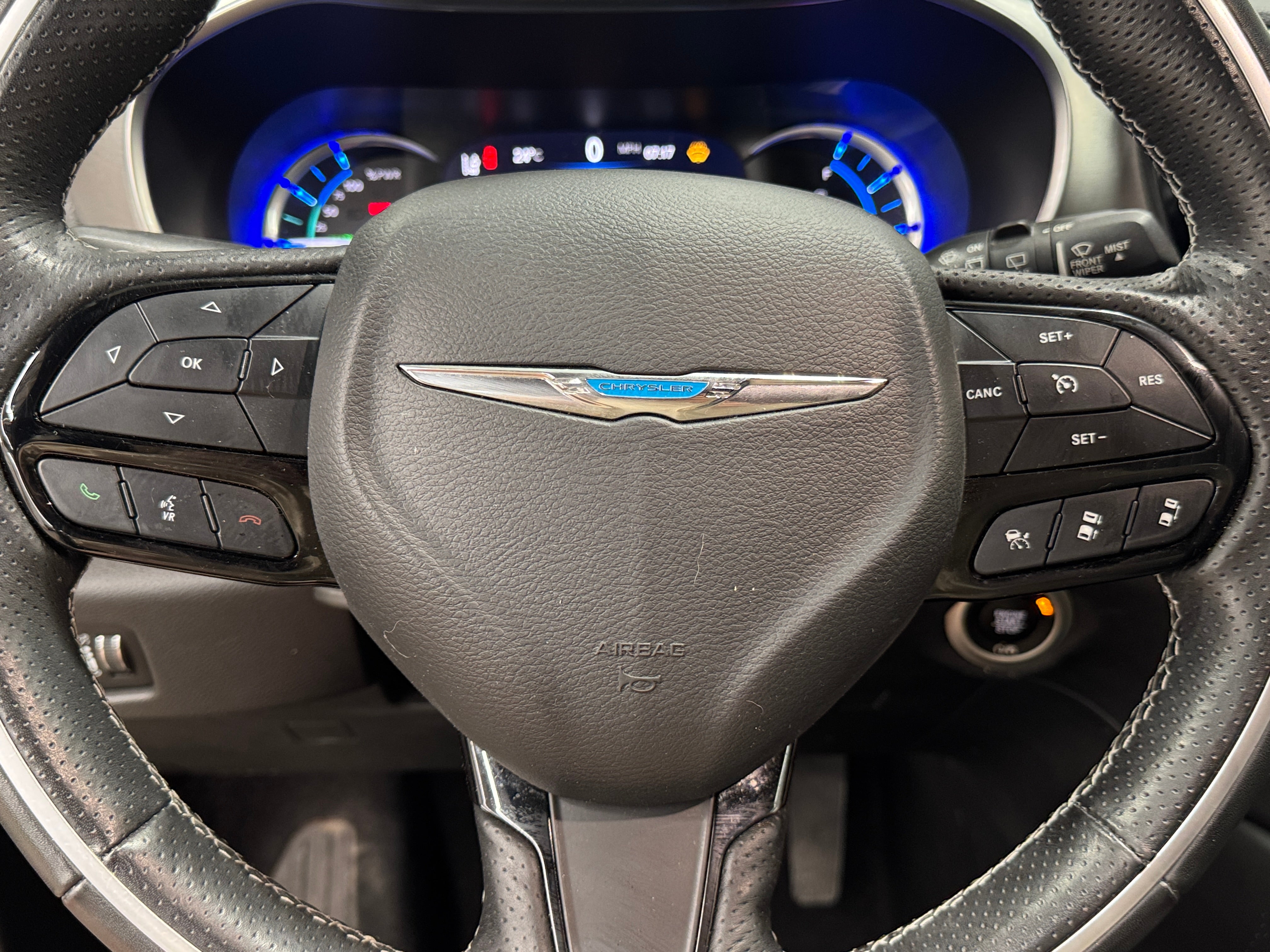 2021 Chrysler Pacifica Hybrid Limited 4