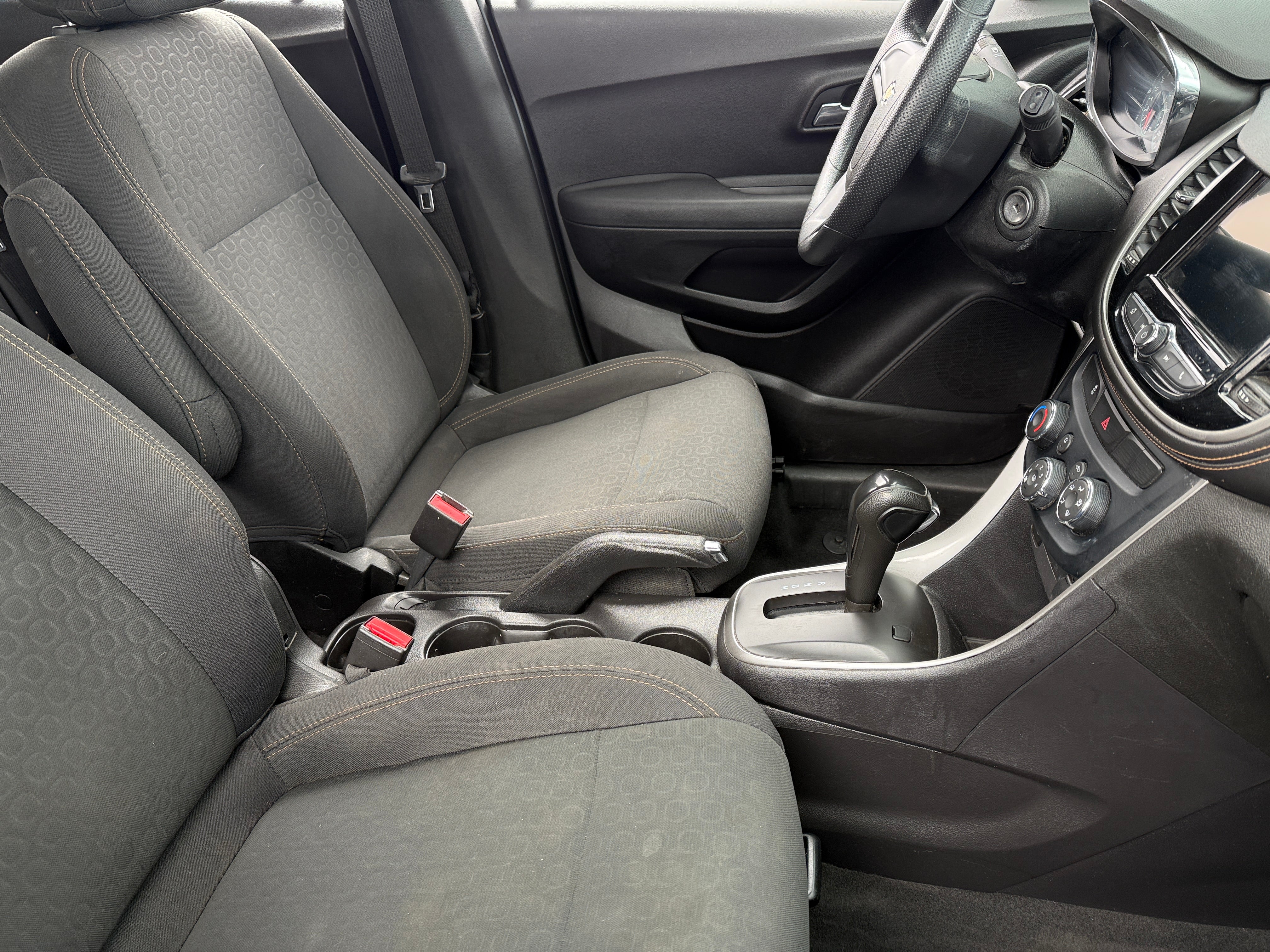 2019 Chevrolet Trax LS 2