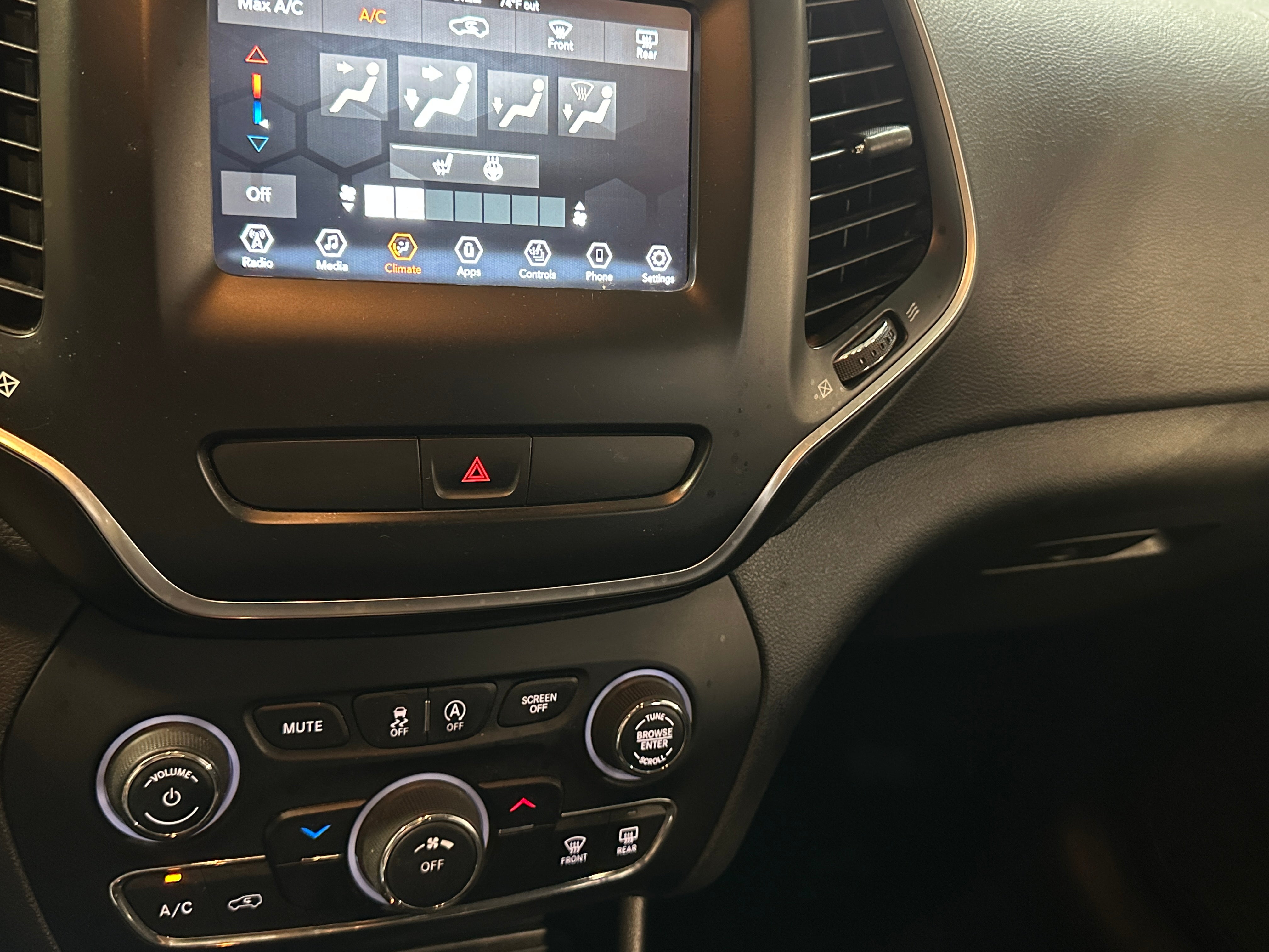 2019 Jeep Cherokee Latitude 4