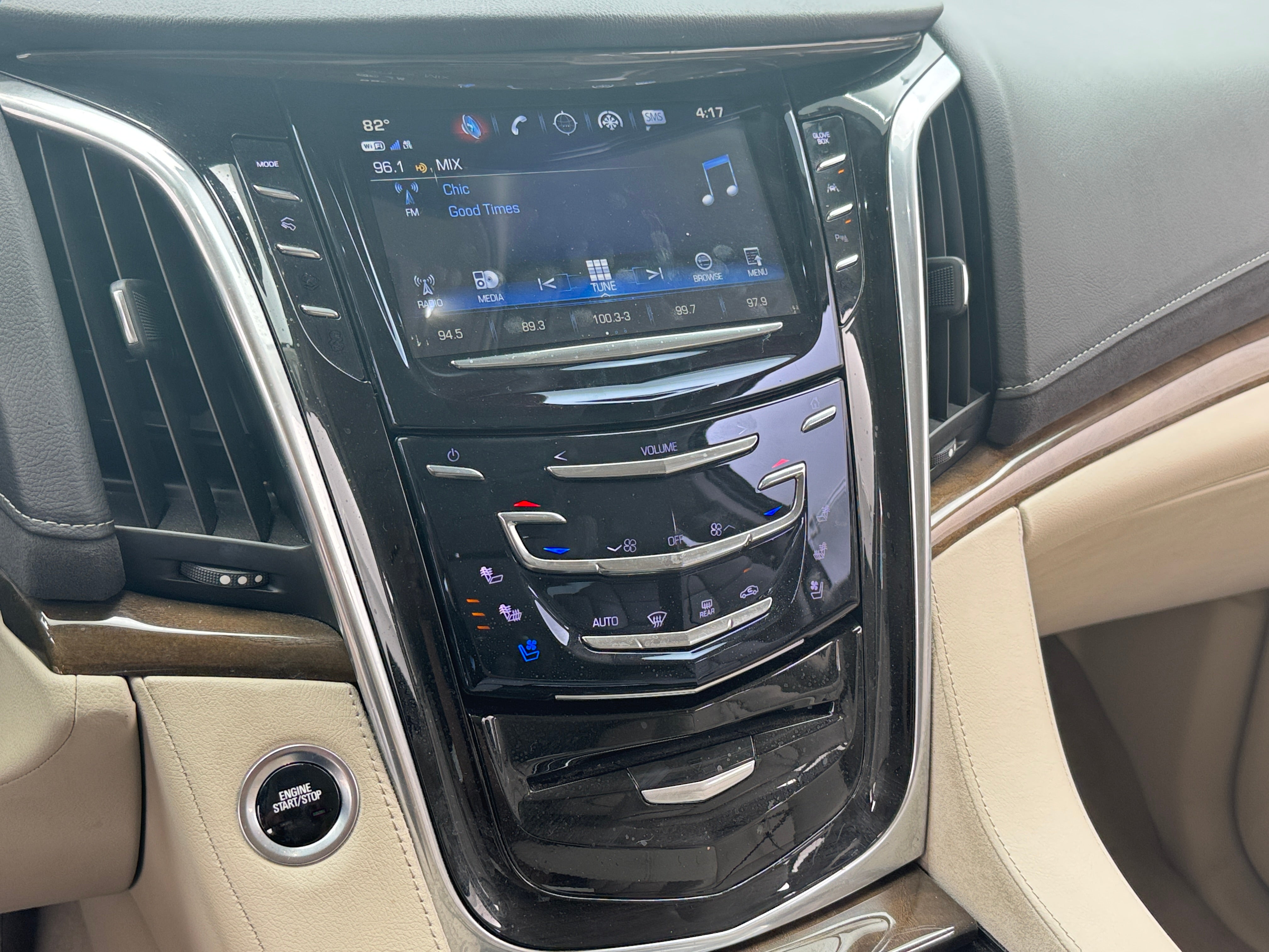 2020 Cadillac Escalade Luxury 3