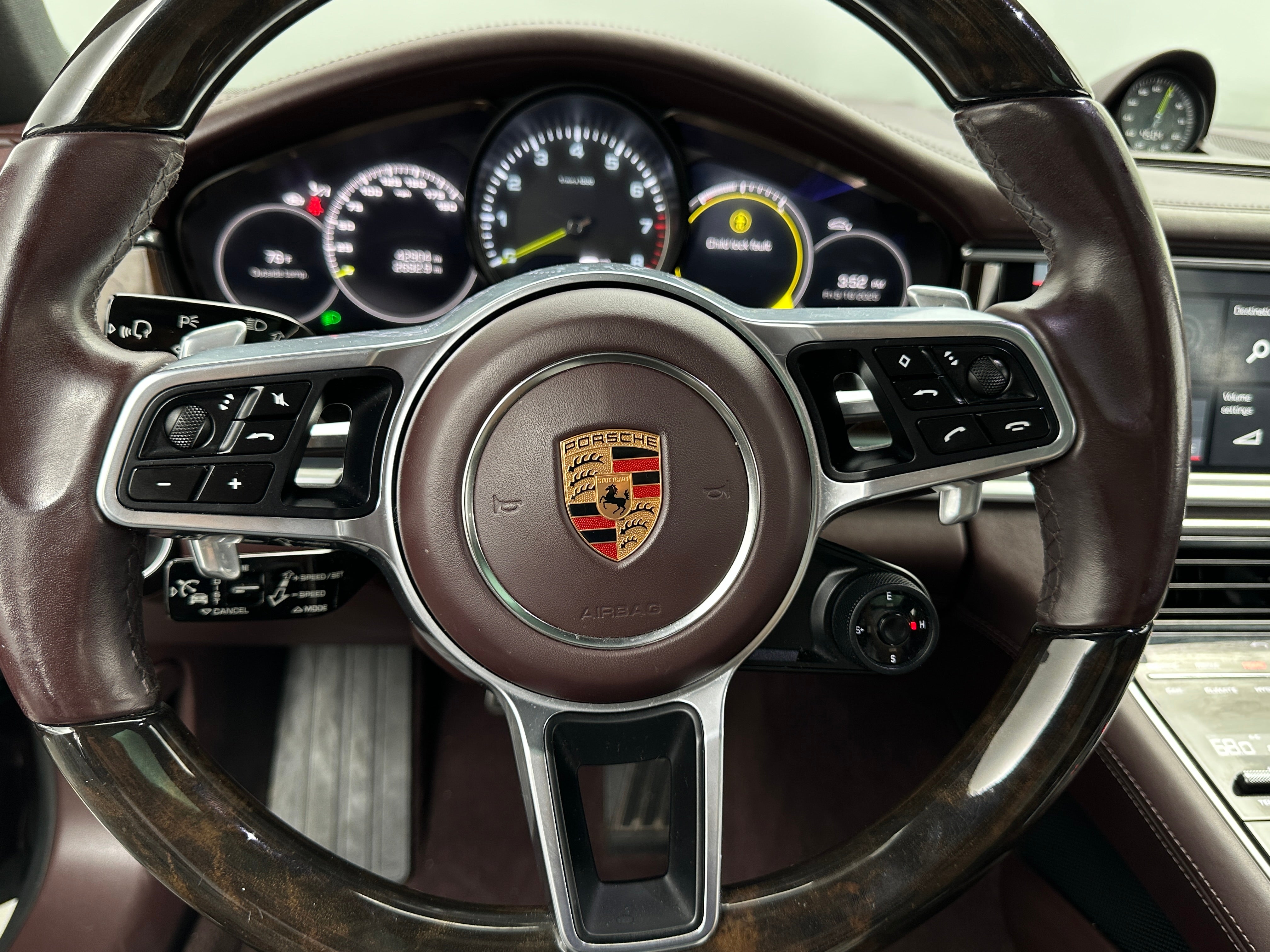 2018 Porsche Panamera 4 4