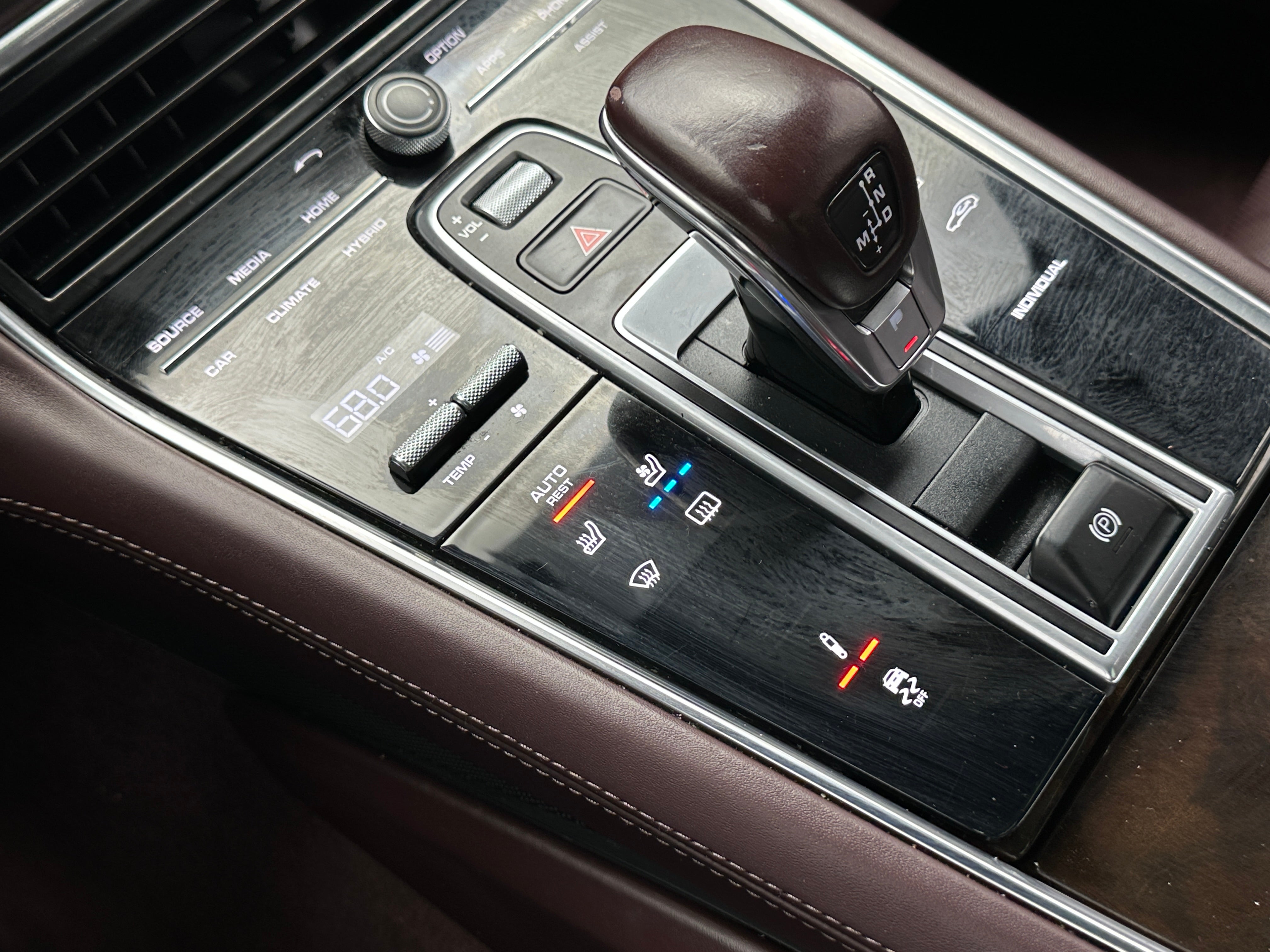 2018 Porsche Panamera 4 3