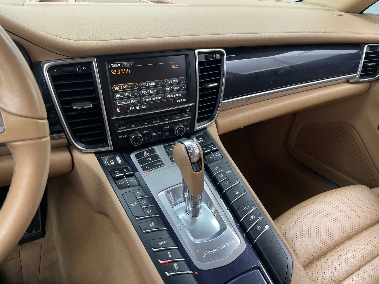 Thumbnail: 2010 Porsche Panamera - 3