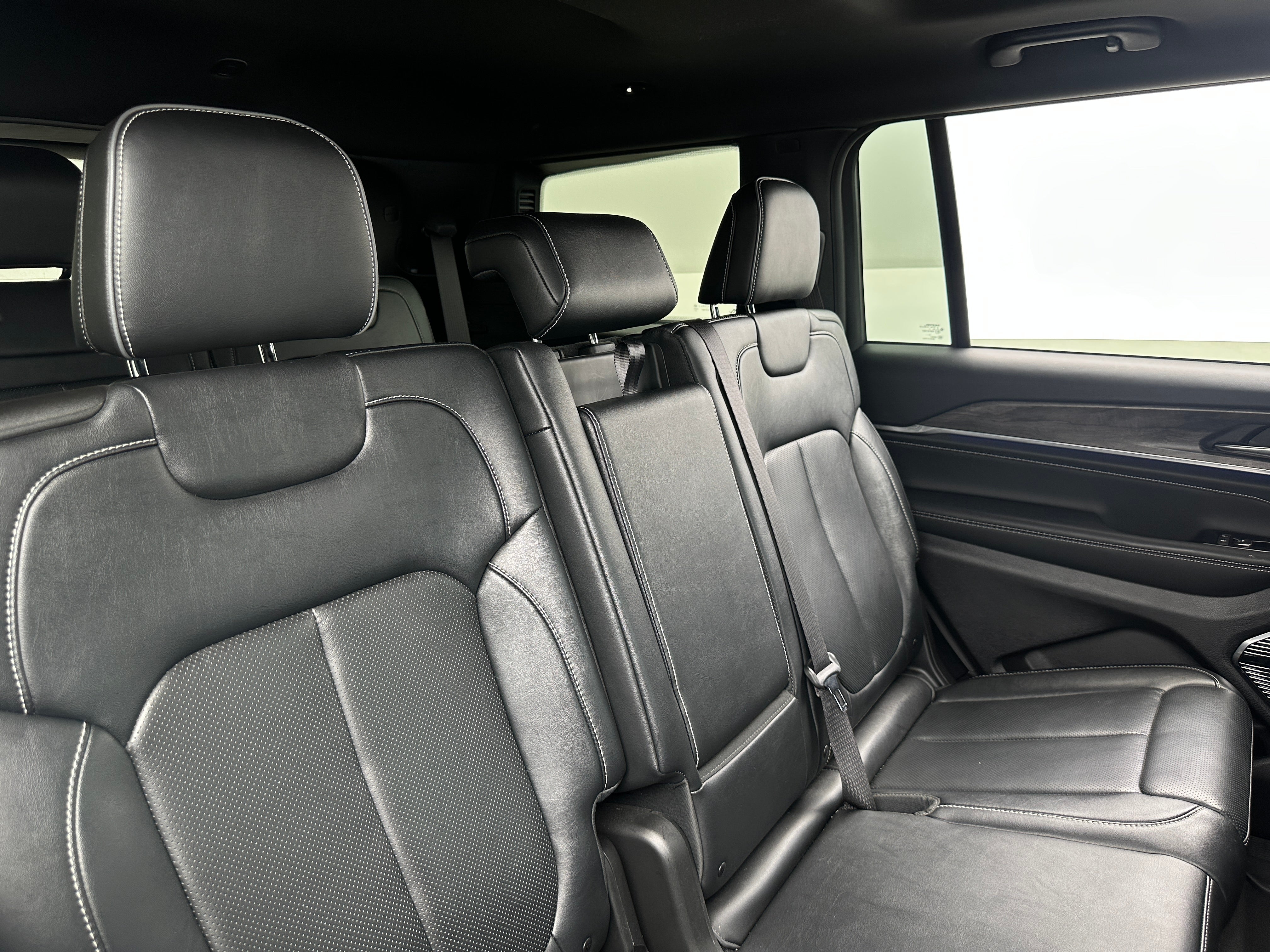 2022 Jeep Grand Cherokee L Overland 5