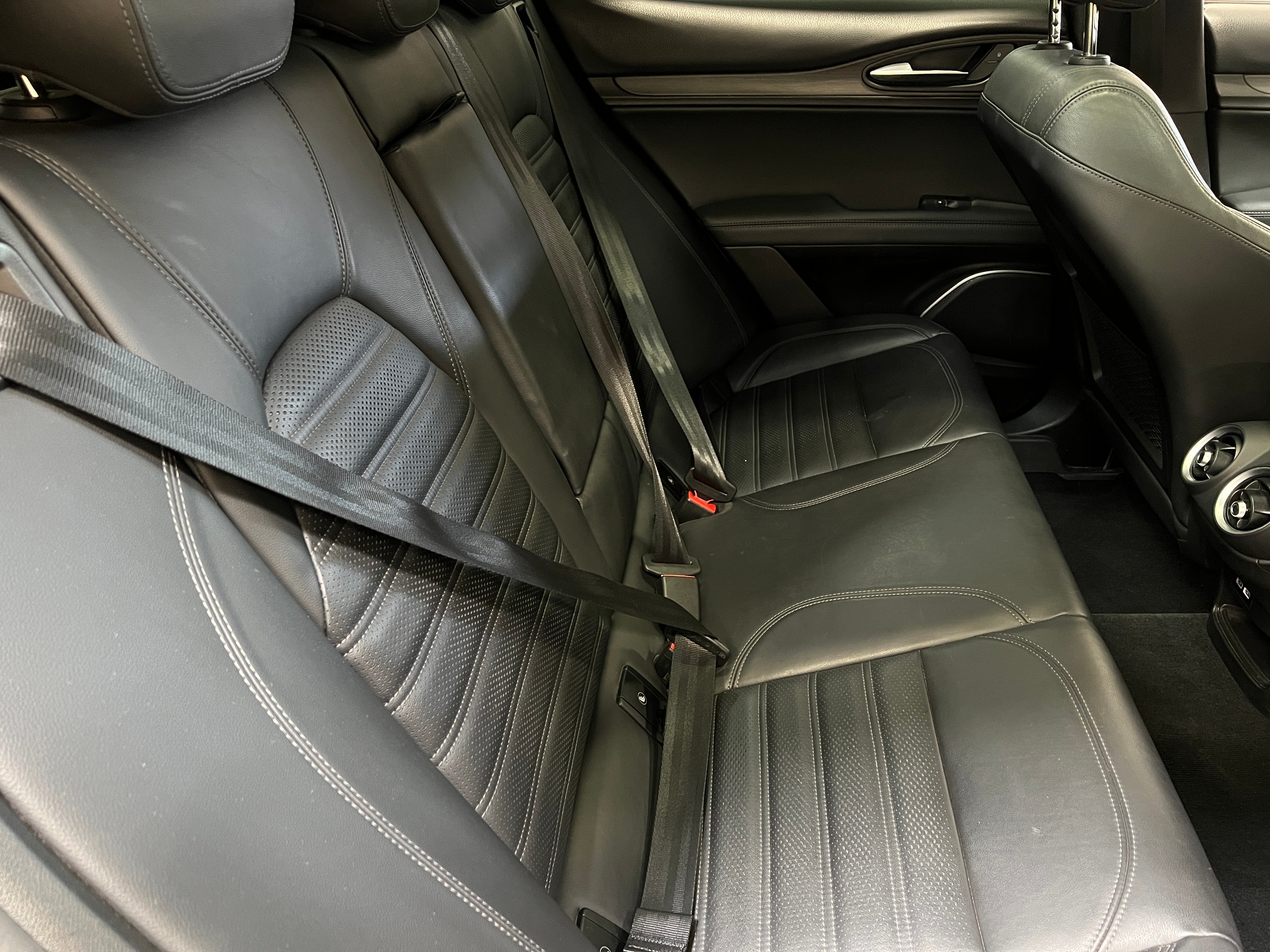 2018 Alfa Romeo Stelvio Ti Sport 5