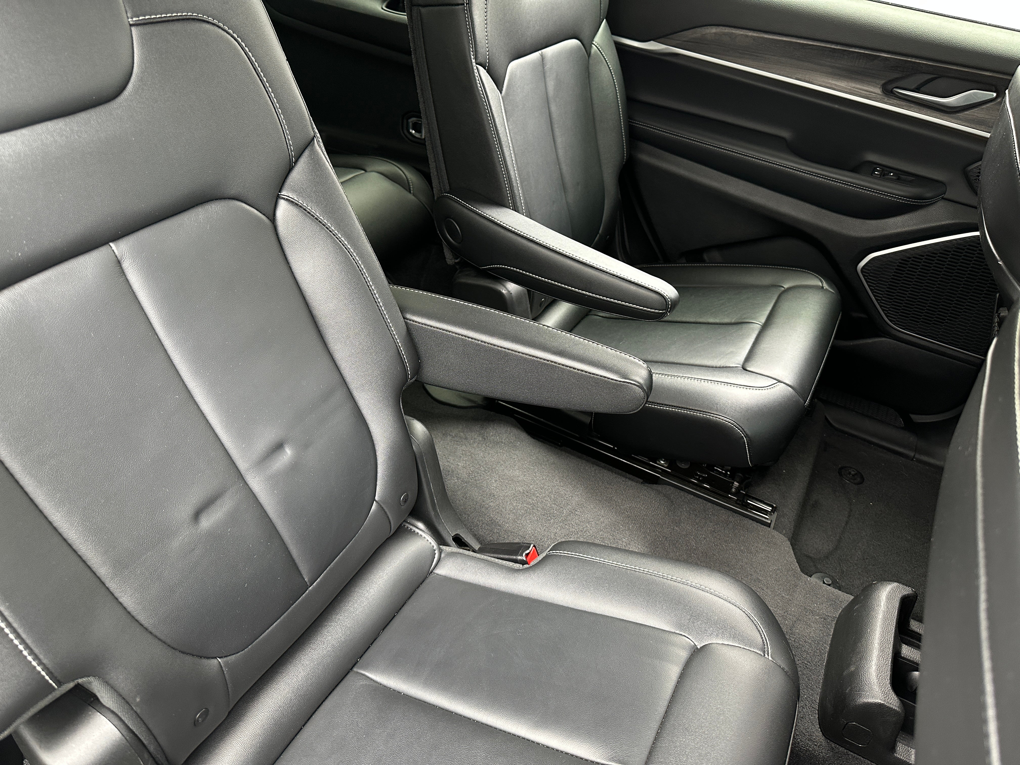 2021 Jeep Grand Cherokee L Limited Edition 5