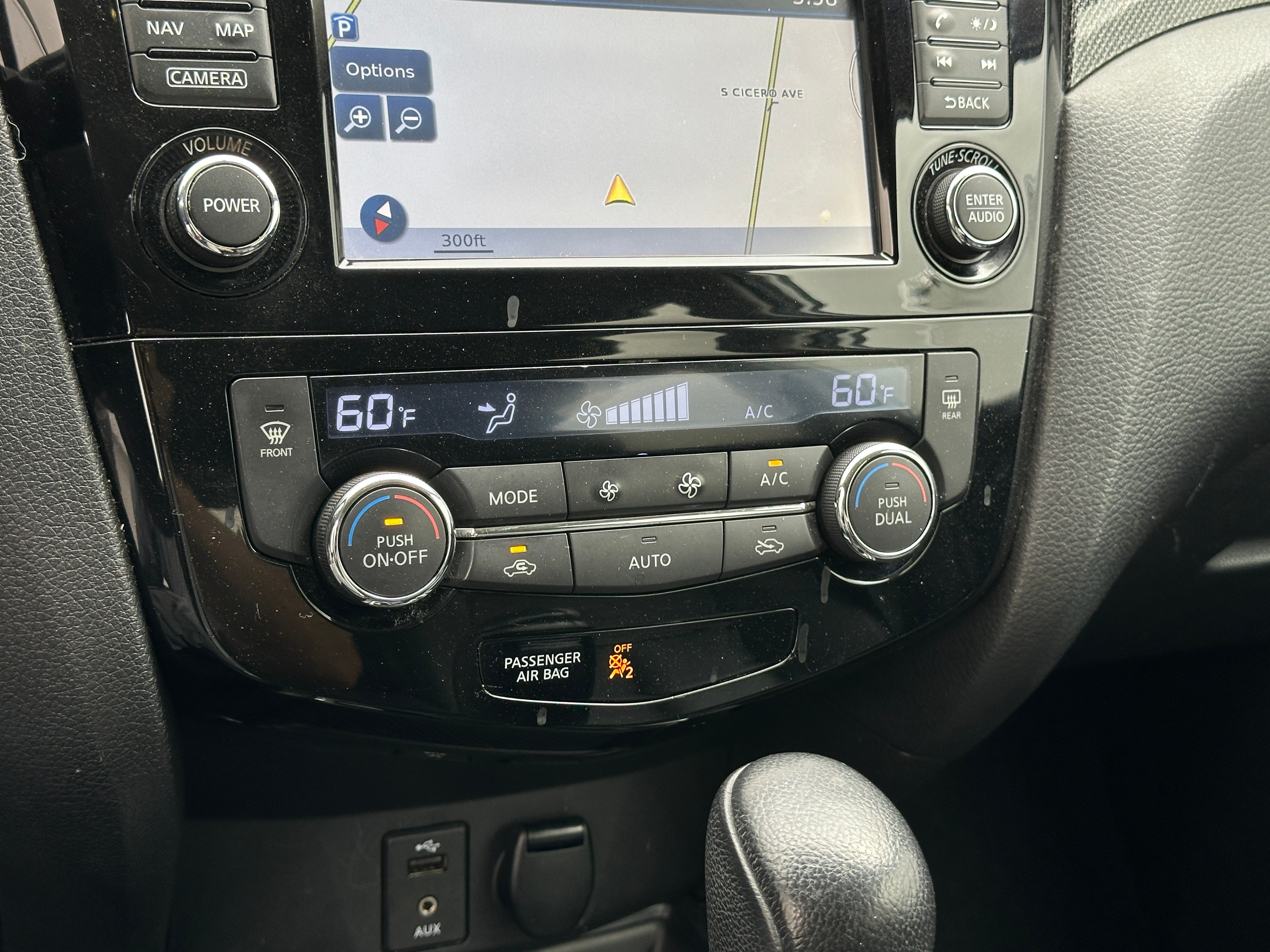 2014 Nissan Rogue SL 3
