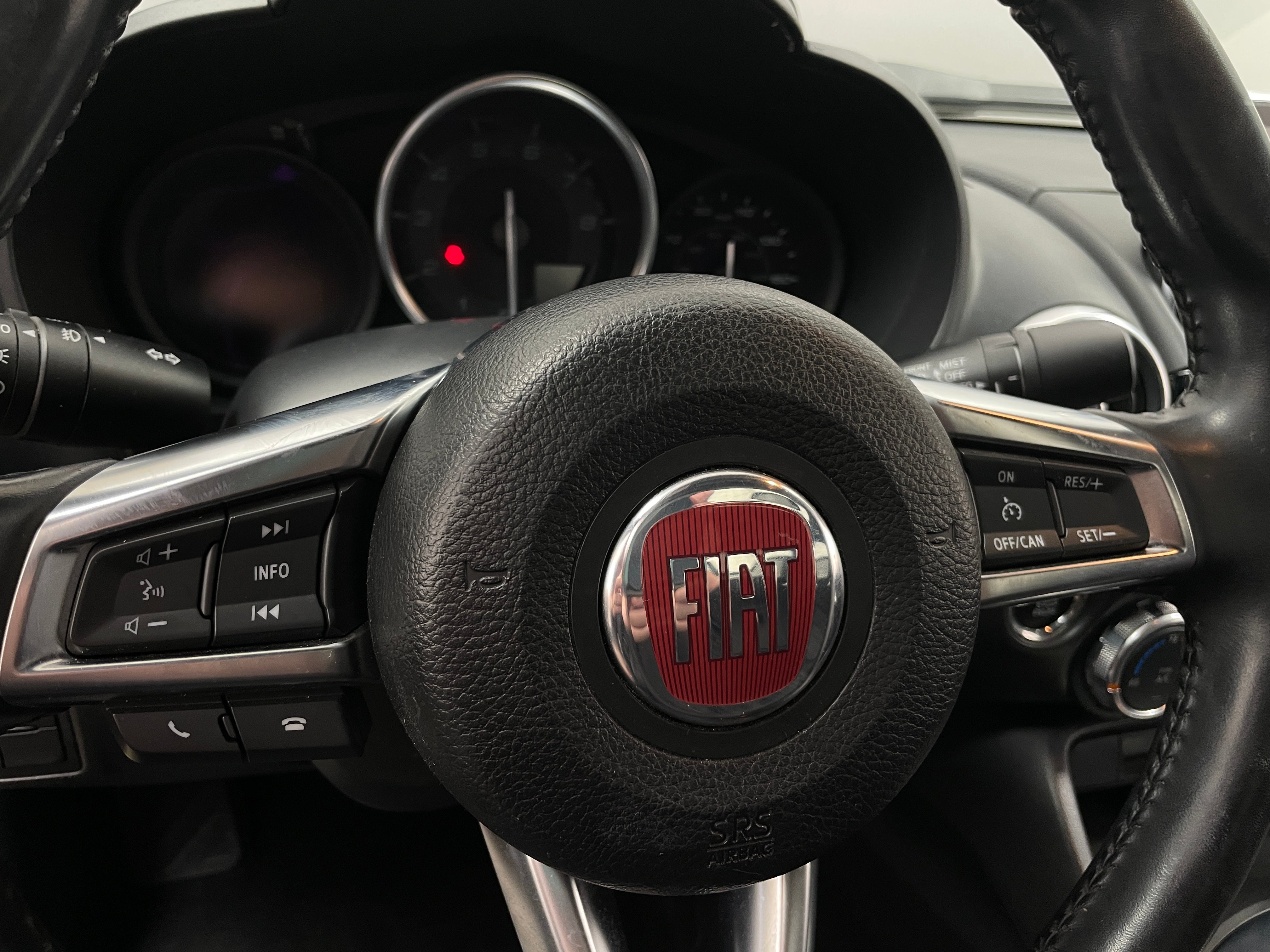 2017 Fiat 124 Spider Lusso 4