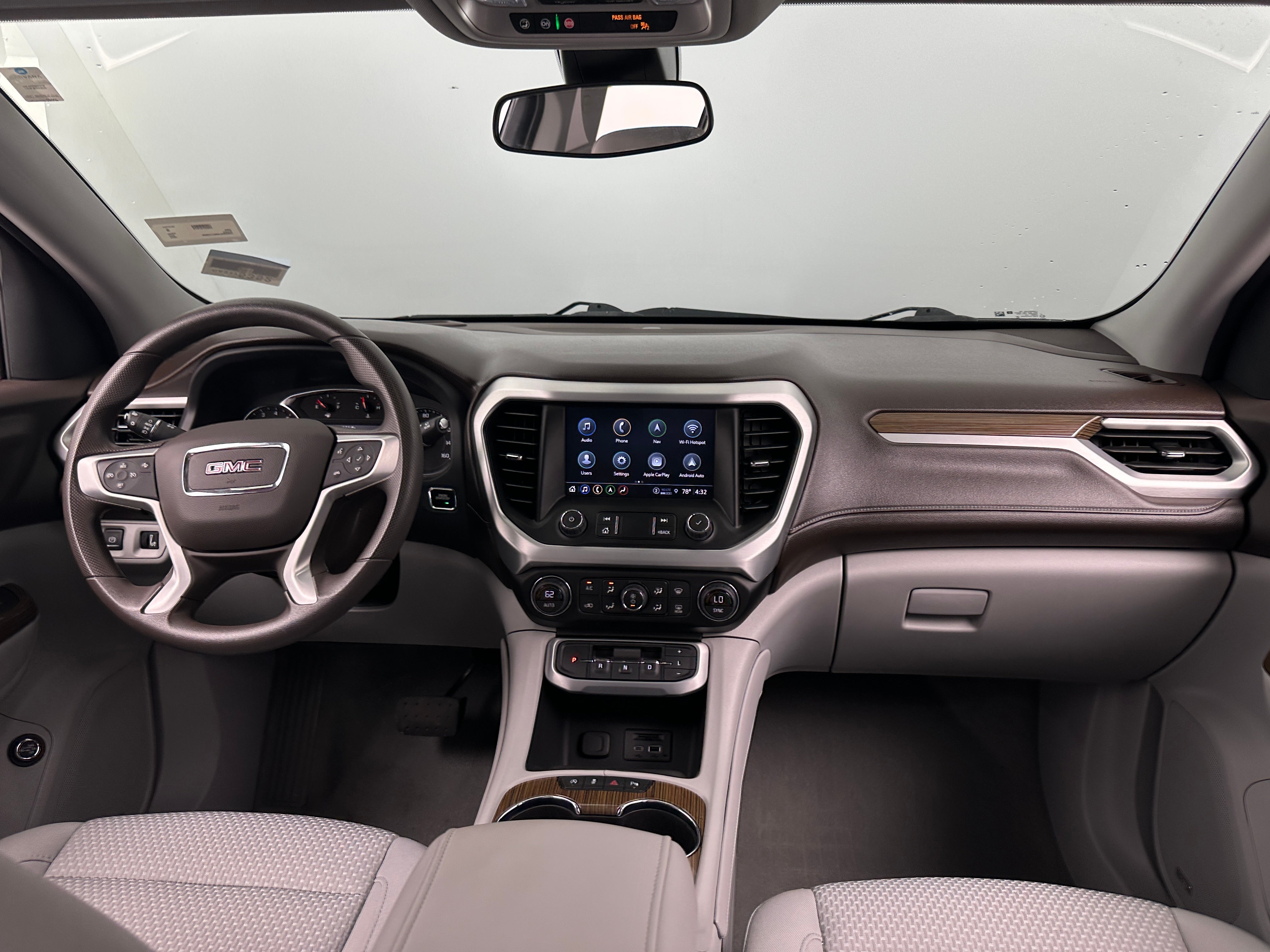 2022 GMC Acadia SLE 3