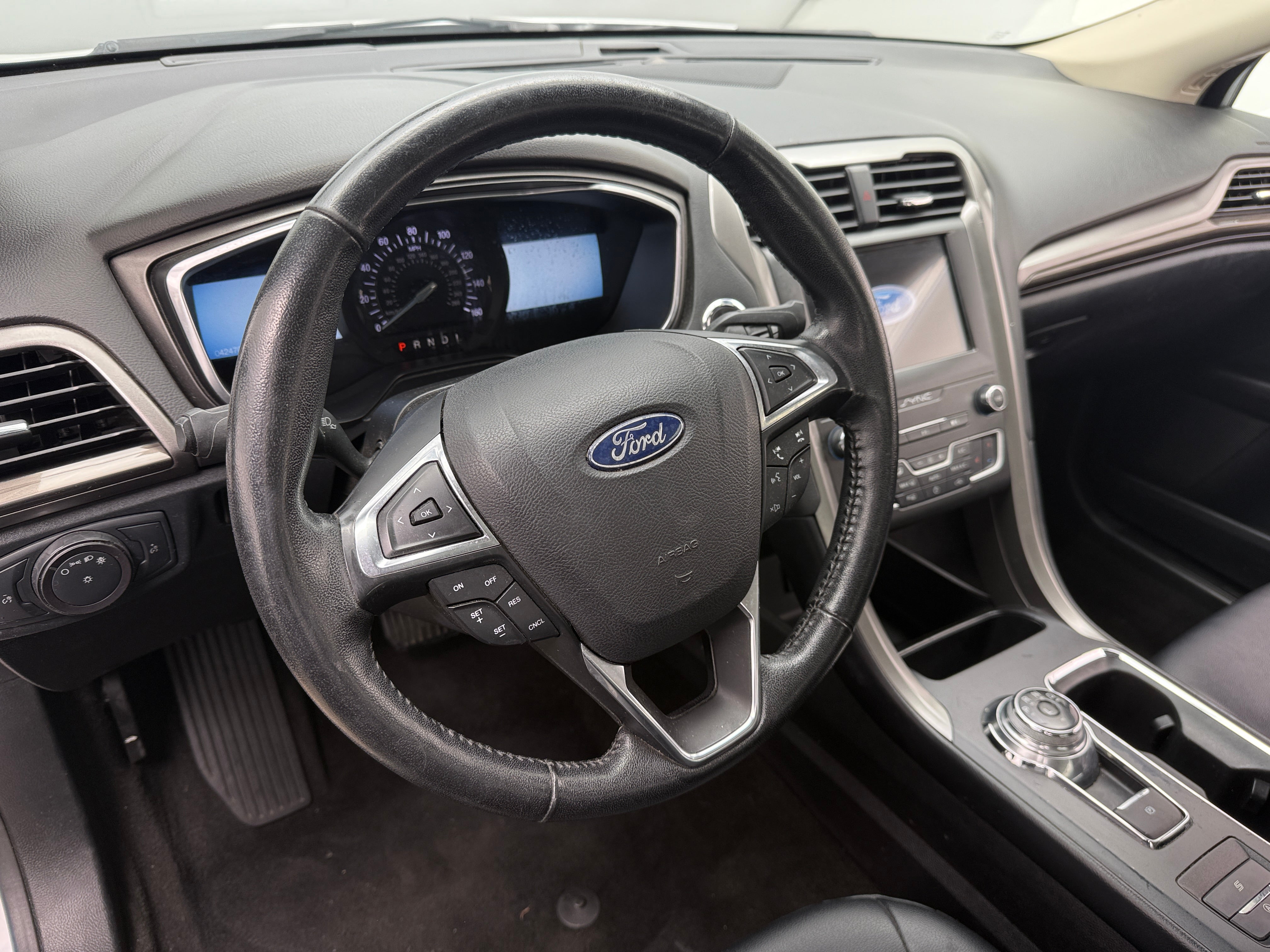 2020 Ford Fusion SEL 4